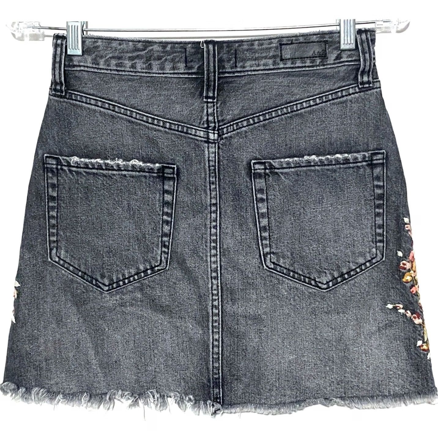 Abercrombie & Fitch Abercrombie & Fitch Denim Skirt Mini 24 Black Floral Grunge Gothic Whimsigoth Y2K Women's Size 24 Skirt Casual Travel Party/Cocktail Mens? Size 42" / US 20 - 2 Thumbnail