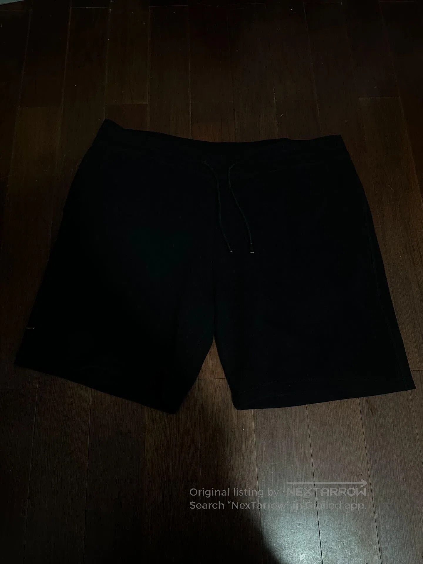 Louis Vuitton louis vuitton black logo shorts size XXL. Size US 44 / EU 60 - 4 Thumbnail