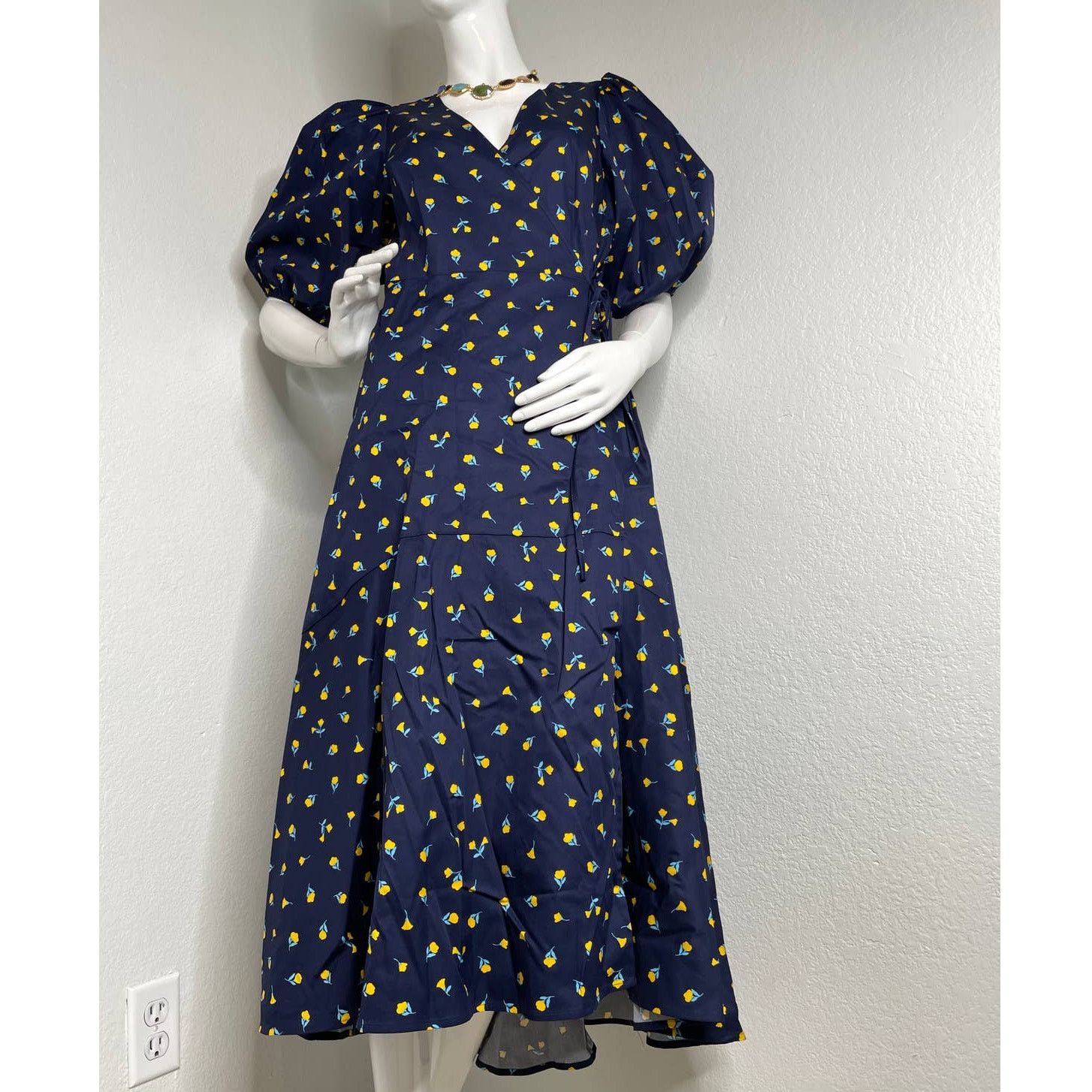 Kate Spade Kate Spade Dainty Bloom Wrap Dress Size 8 Size M / US 6-8 / IT 42-44 - 5 Thumbnail