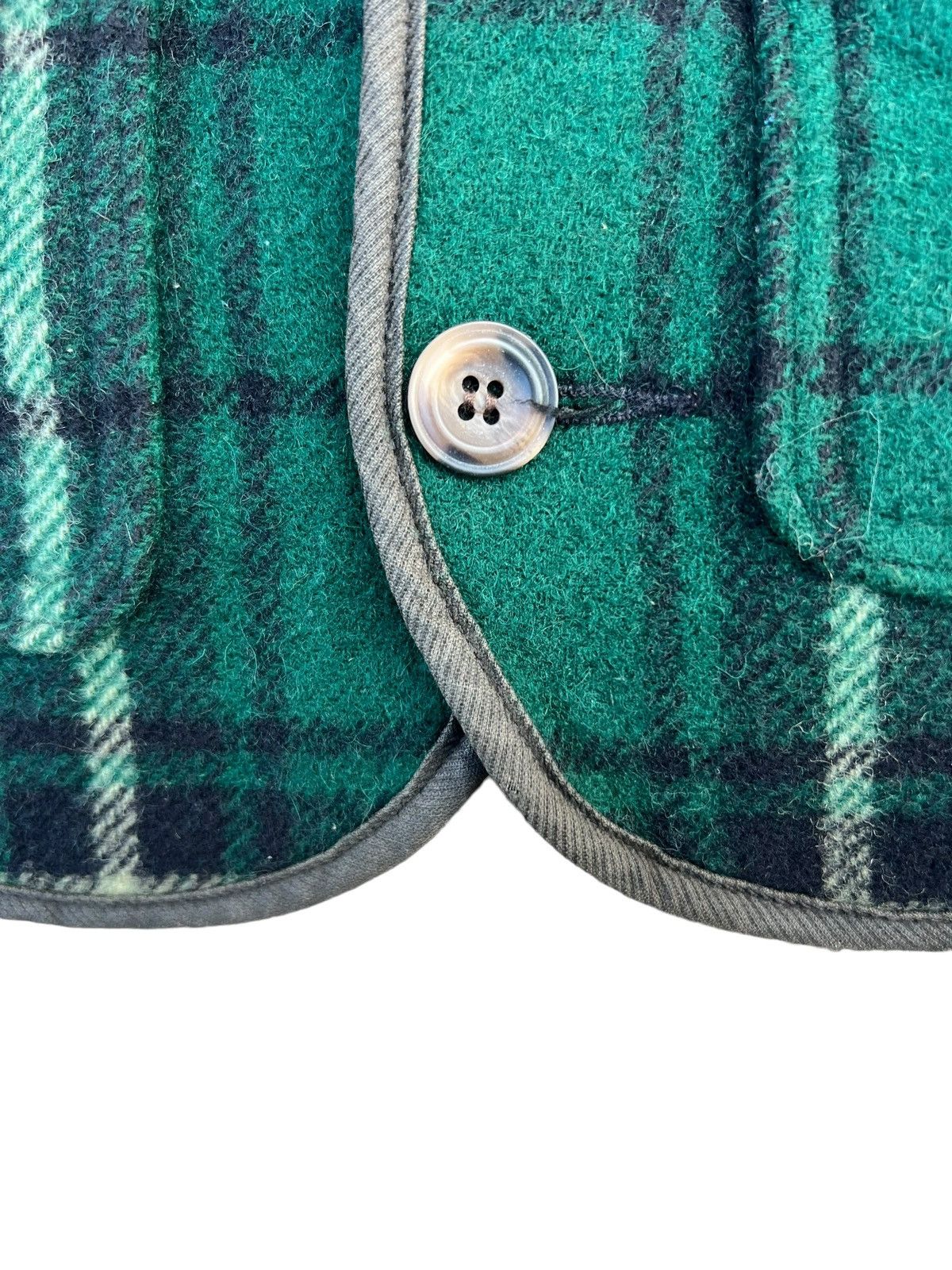 Vintage Vintage 80s Woolrich Wool Plaid Four Pocket Vest Size US M / EU 48-50 / 2 - 11 Thumbnail