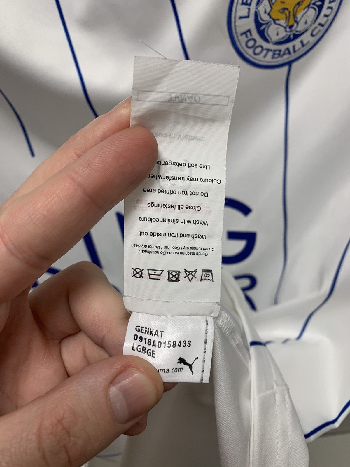 Puma Leicester city puma soccer jersey L sz Size US L / EU 52-54 / 3 - 5 Thumbnail
