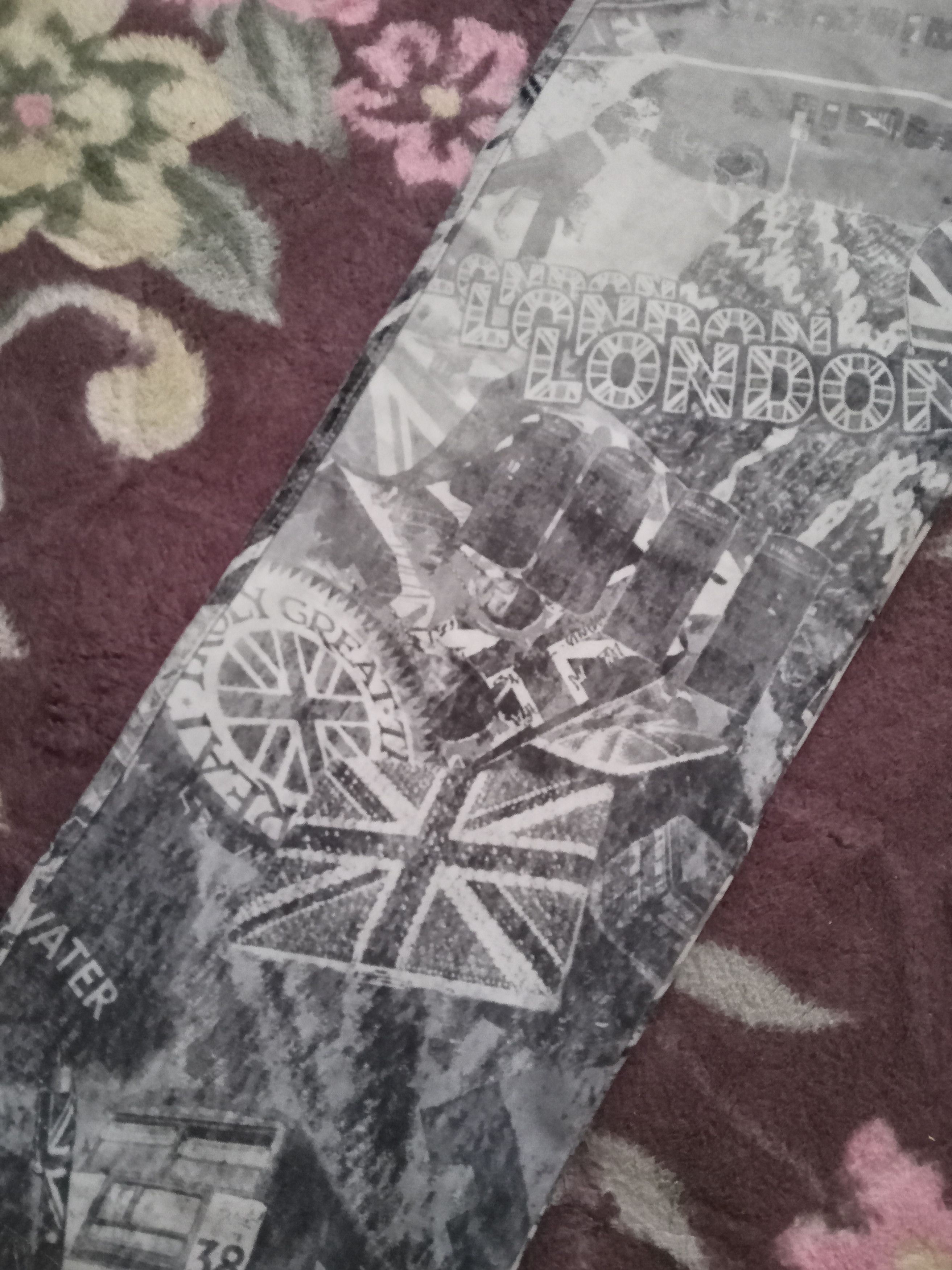 Katharine Hamnett London Katharine Hamnett All Over Print Stretch Pants Size 28" / US 6 / IT 42 - 7 Thumbnail
