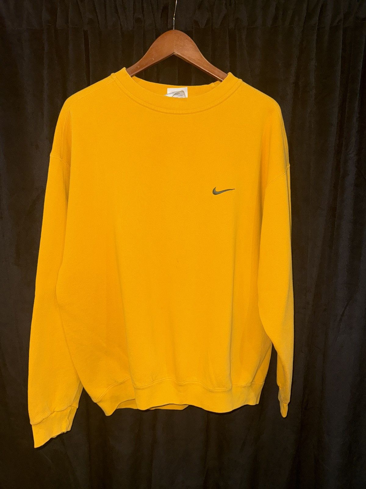 Nike Vintage Nike Yellow Crewneck Large Size US L / EU 52-54 / 3 - 1 Thumbnail
