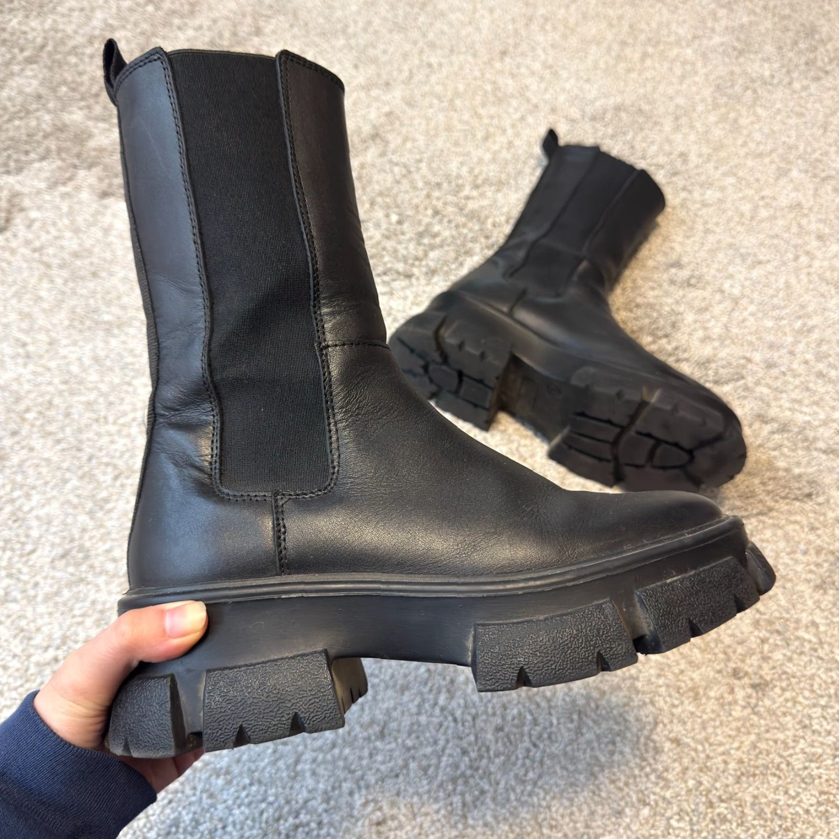 AQUA Aqua Chelsea Boots 6 Black Leather Mid Calf Chunky Platform Lug Sole Womens Shoes Size US 6 / IT 36 - 2 Thumbnail