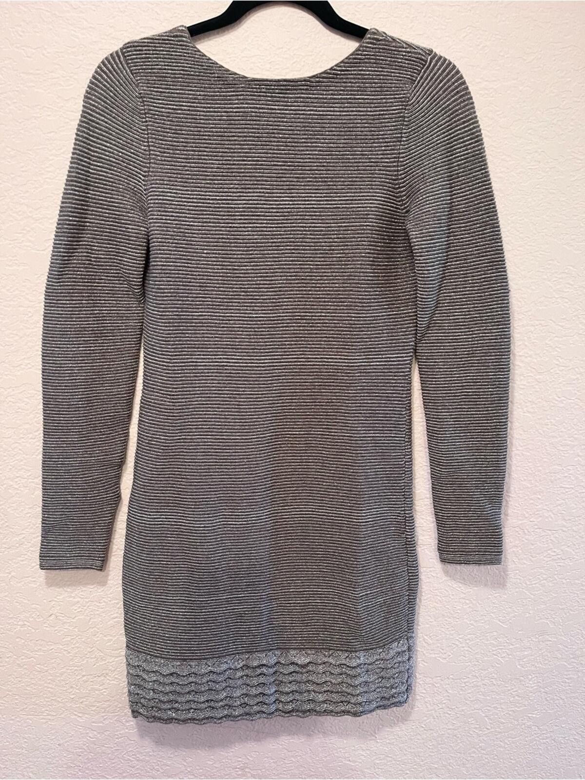 Club Monaco Moda Gray Ribbed Long-Sleeve Knit Dress Size S / US 4 / IT 40 - 2 Thumbnail