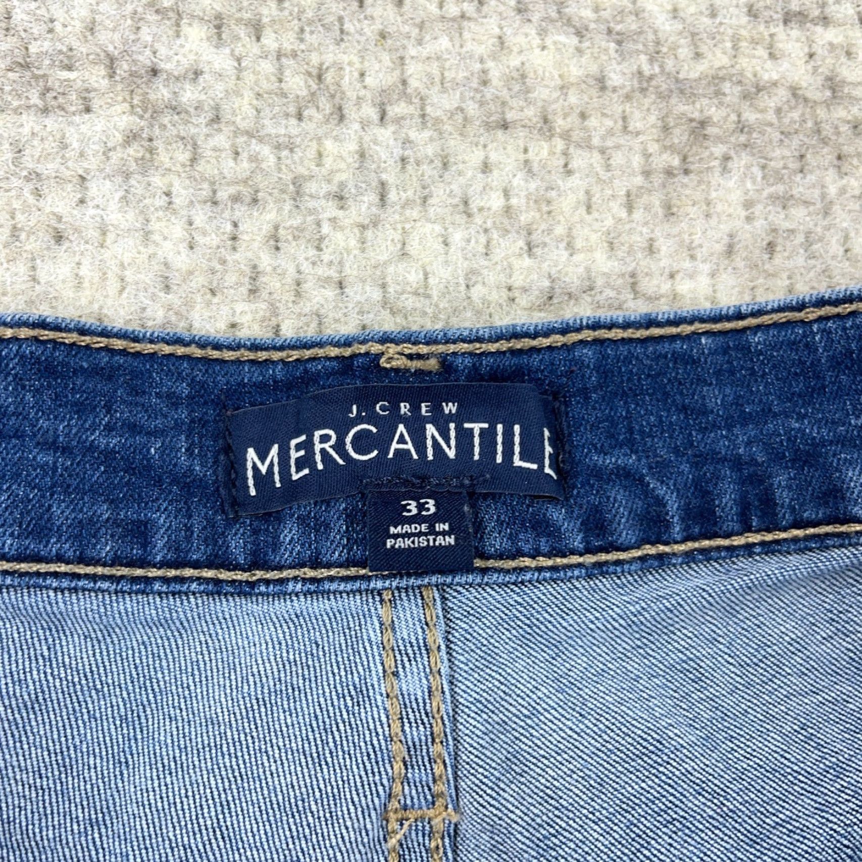 J.Crew J. Crew Mercantile Shorts Men 33 Bermuda Denim 11 Inseam Blue Pockets Belt Loops Zip Front Regular Mid Rise Casual Size US 33 - 5 Thumbnail