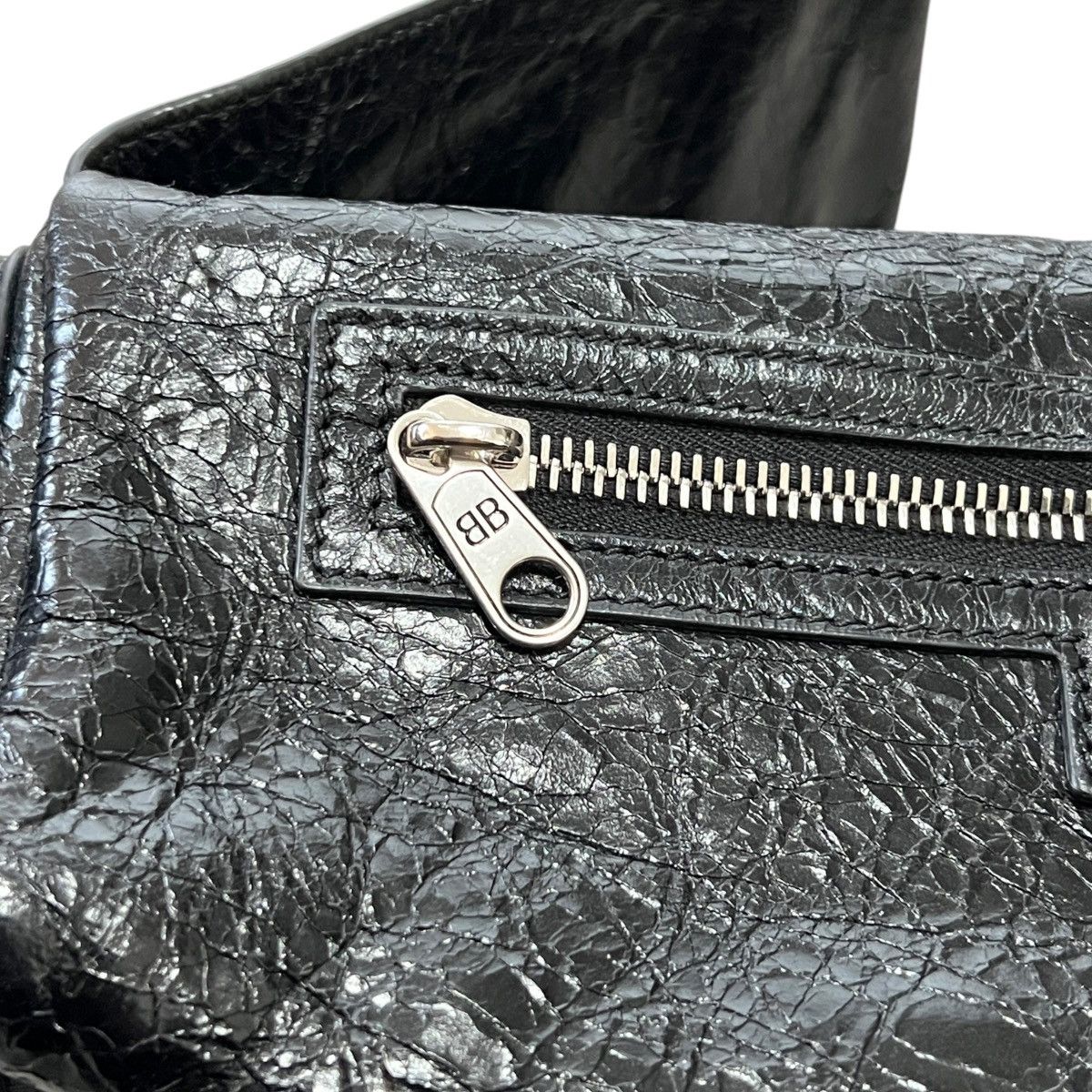 Balenciaga BALENCIAGA Arena Lamb Skin SUPERBUSY XS Slingbag Size ONE SIZE - 6 Thumbnail