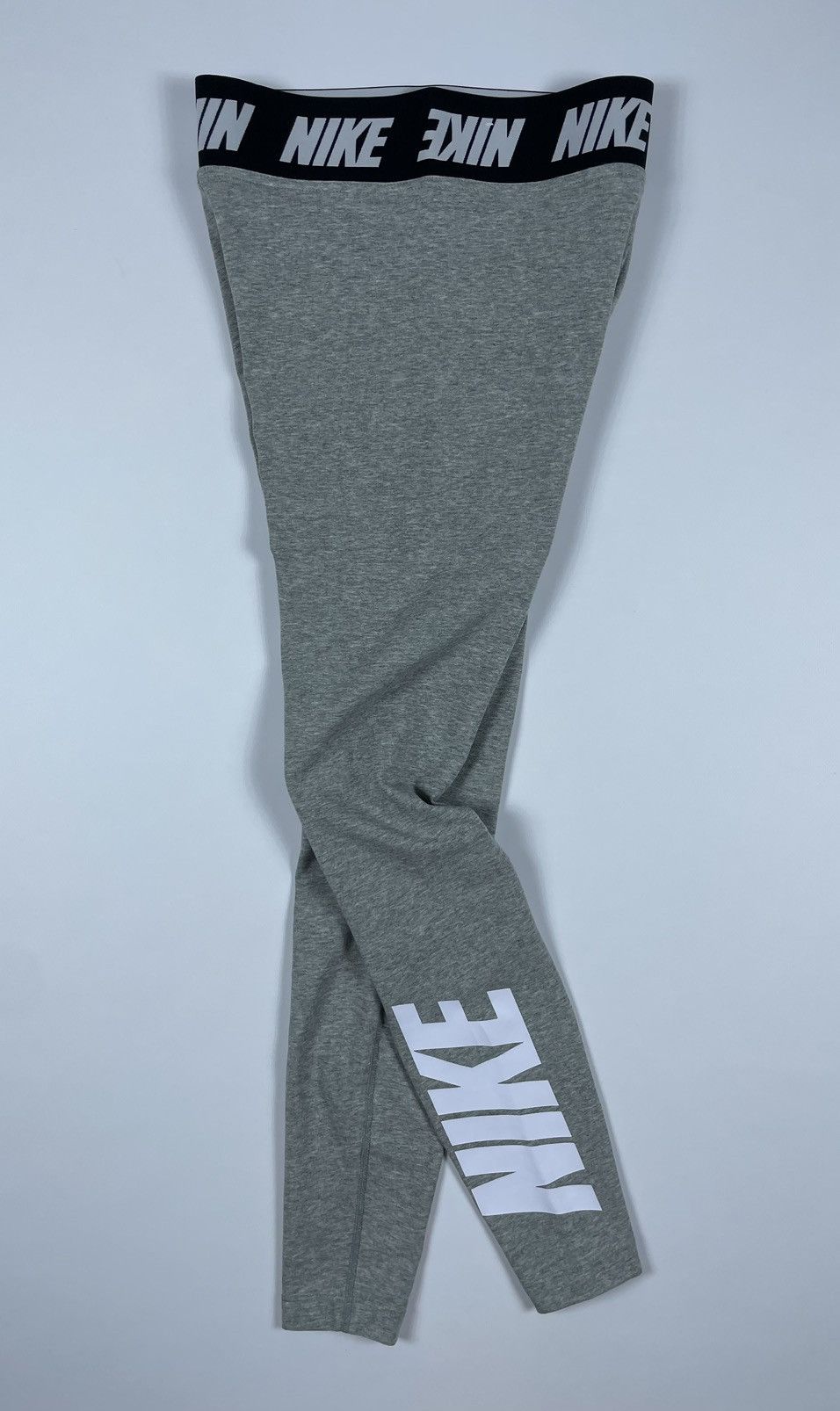 Nike Nike Sportswear Women's High-Rise Tight Fit Leggings Grey Size 26" / US 2 / IT 38 - 2 Thumbnail