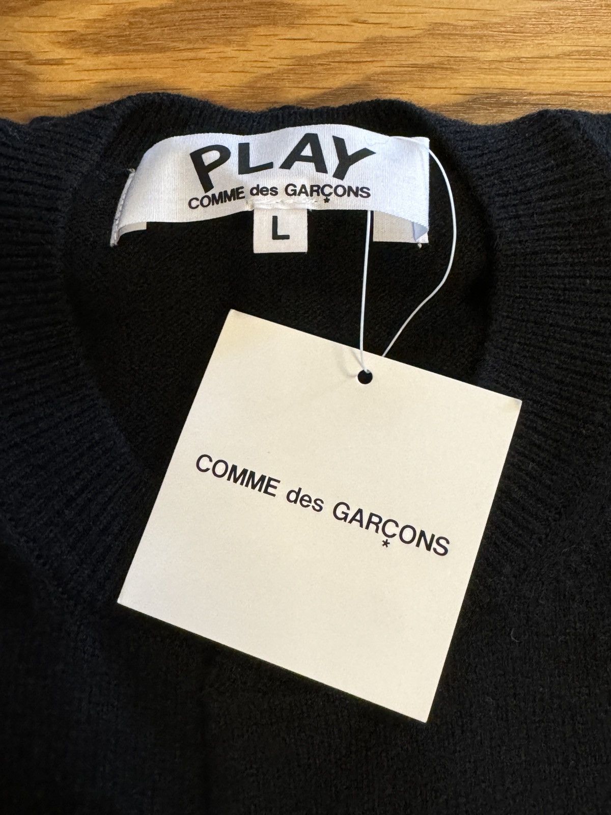 Comme des Garcons PLAY Comme Des Garćons Play overlapping heart wool cardigan Size L / US 10 / IT 46 - 7 Thumbnail