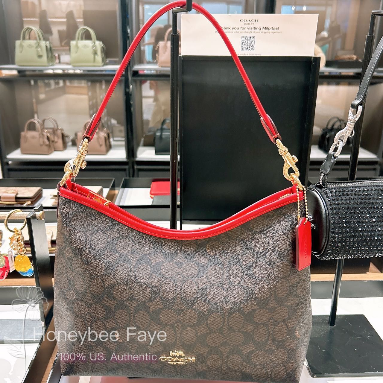 Laurel Shoulder Bag In Signature Canvas CV975