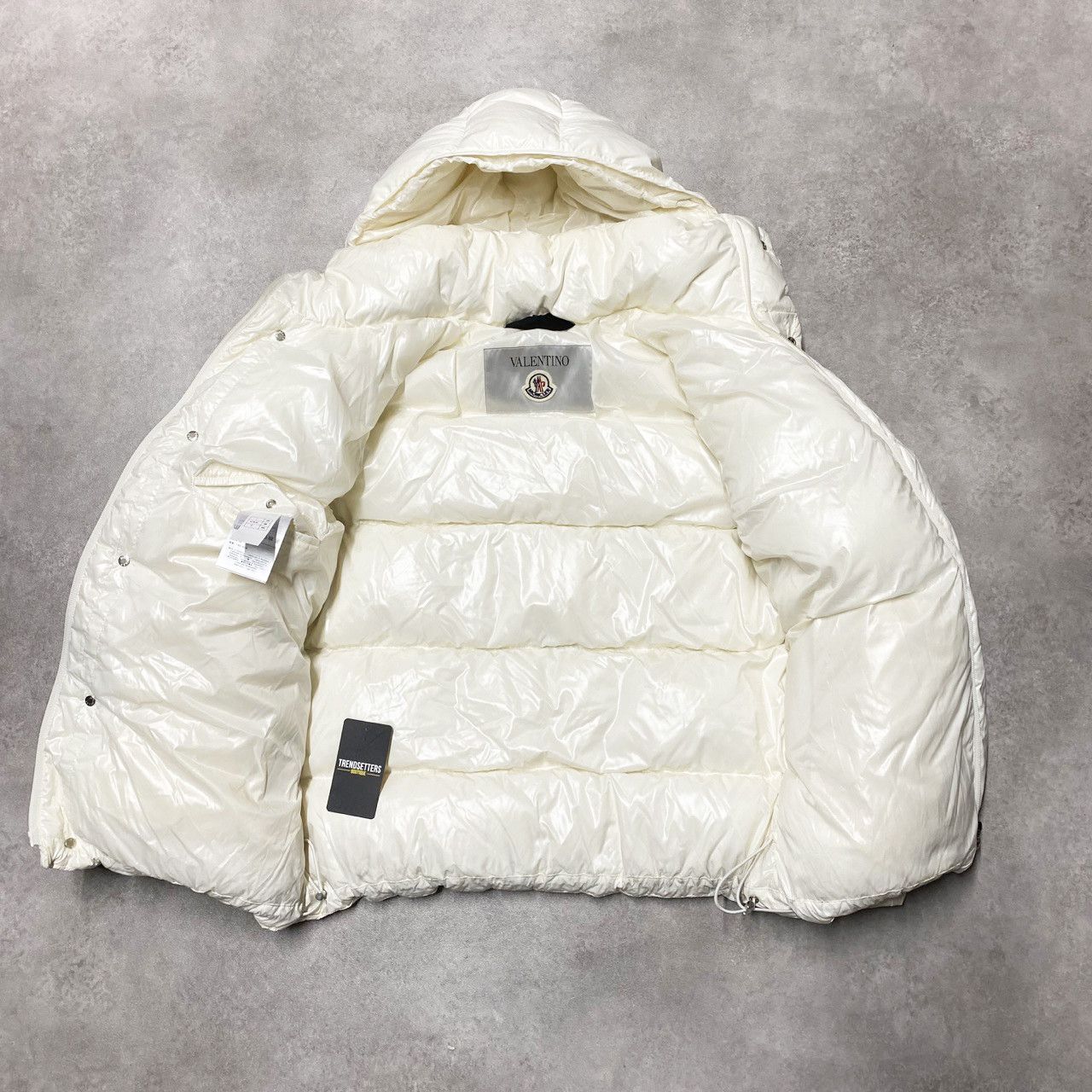 Moncler × Valentino Moncler X Valentino mens puffer jacket size 1 Small 46 maya Size US S / EU 44-46 / 1 - 9 Thumbnail