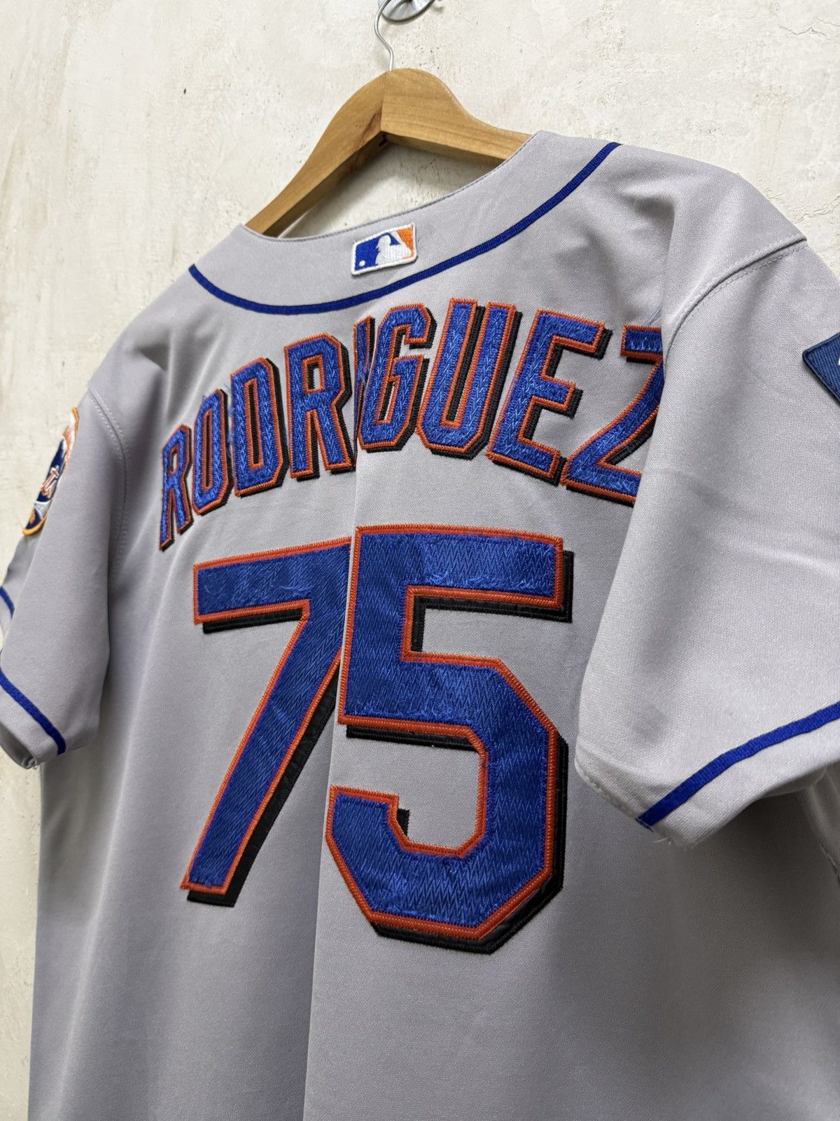 MLB 2000s Majestic New York Mets Rodriguez Jersey Size US L / EU 52-54 / 3 - 8 Thumbnail
