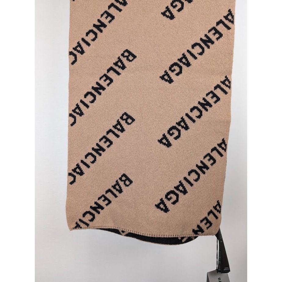 Balenciaga o1rshd1 Size: OS / Logo Scarf in Beige Size ONE SIZE - 4 Thumbnail