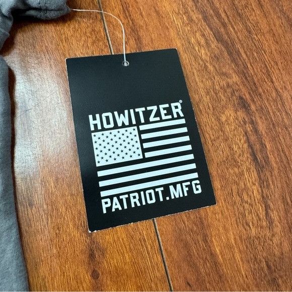 Designer NWT WOMEN’S HOWITZER PATRIOT SUPPORT OUT VETERANS V-NECK T-S Size S / US 4 / IT 40 - 3 Thumbnail