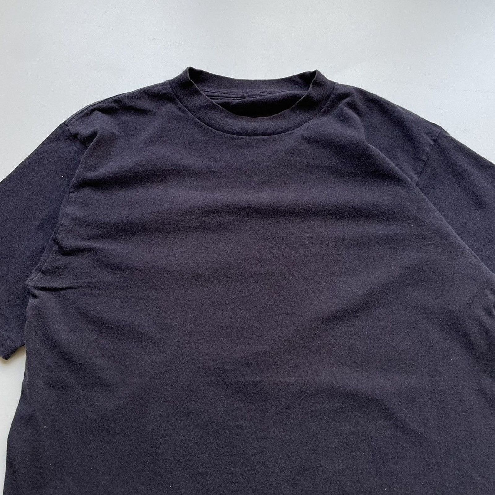 Vintage Vintage Y2K Sun Faded Blank Black T Shirt Large Made In USA Size US L / EU 52-54 / 3 - 2 Thumbnail