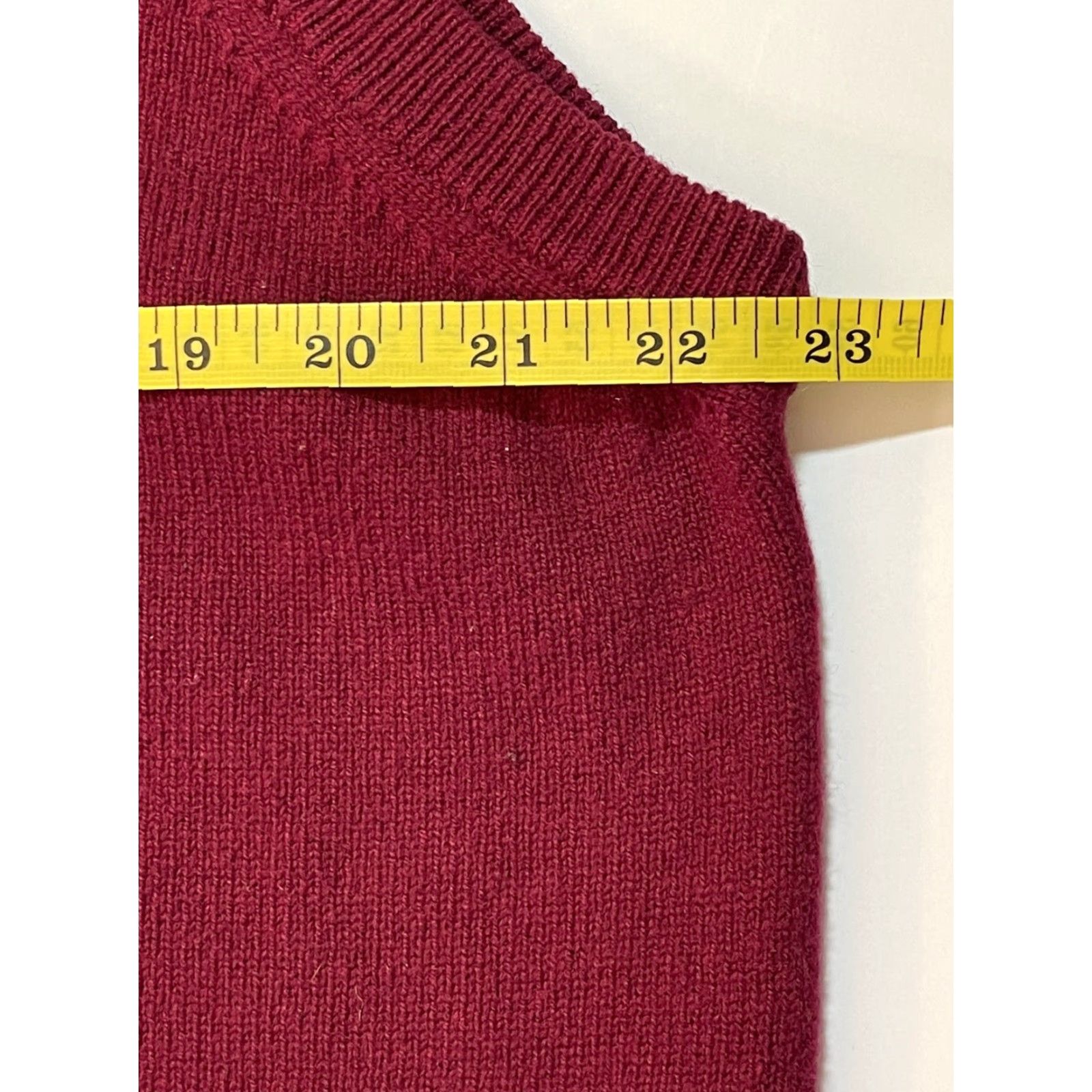 Vintage VINTAGE LL Bean Wool Sweater Vest Classic Red Outdoor Hiking Sz L Mens Size US L / EU 52-54 / 3 - 6 Thumbnail