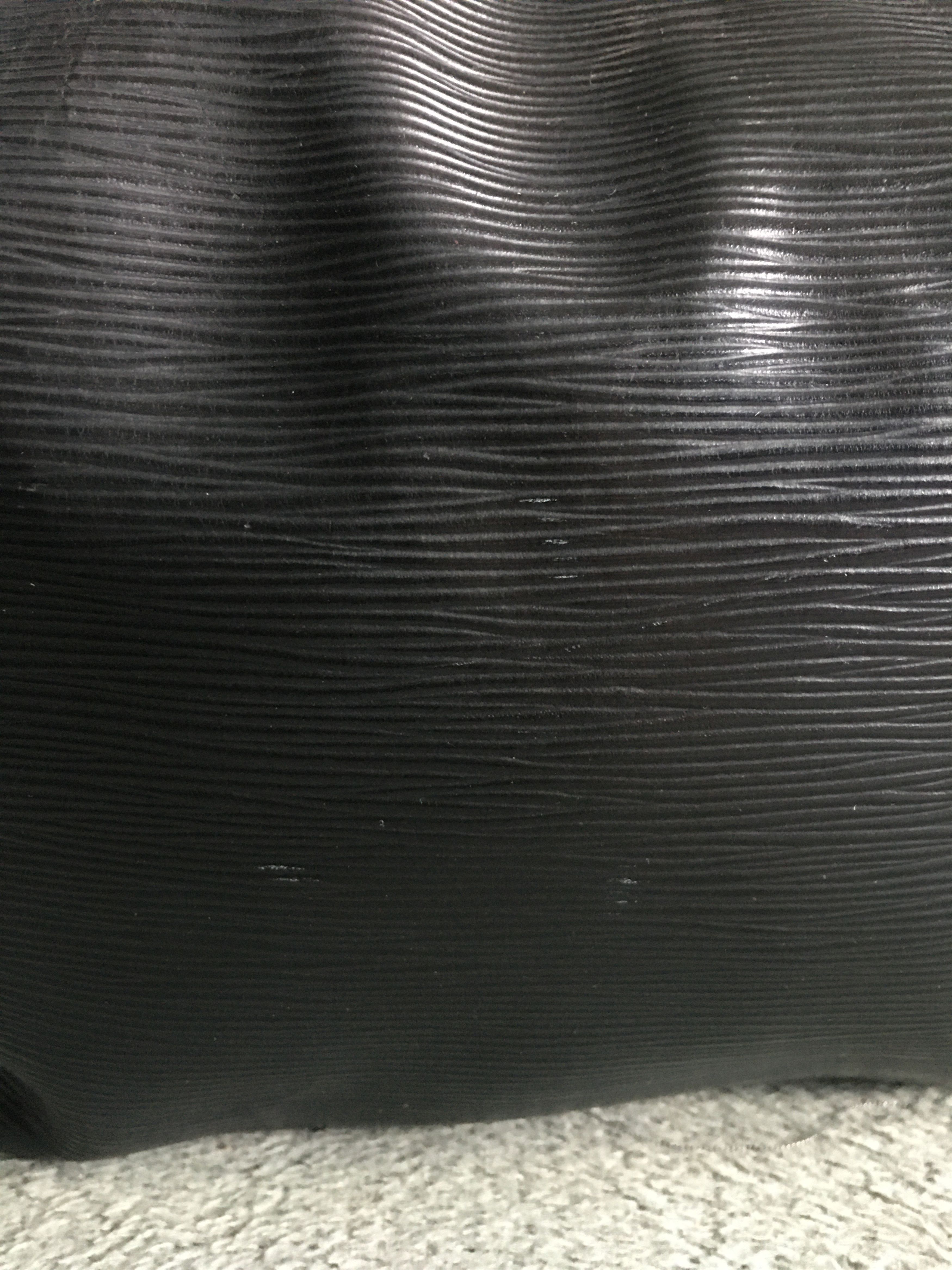 Louis Vuitton Louis Vuitton Epi Mandara Leather Black Shoulder Bag Size ONE SIZE - 12 Thumbnail