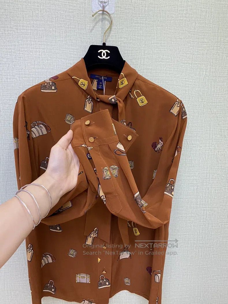Louis Vuitton Louis Vuitton Silk printed shirt Size XS / US 0-2 / IT 36-38 - 2 Thumbnail