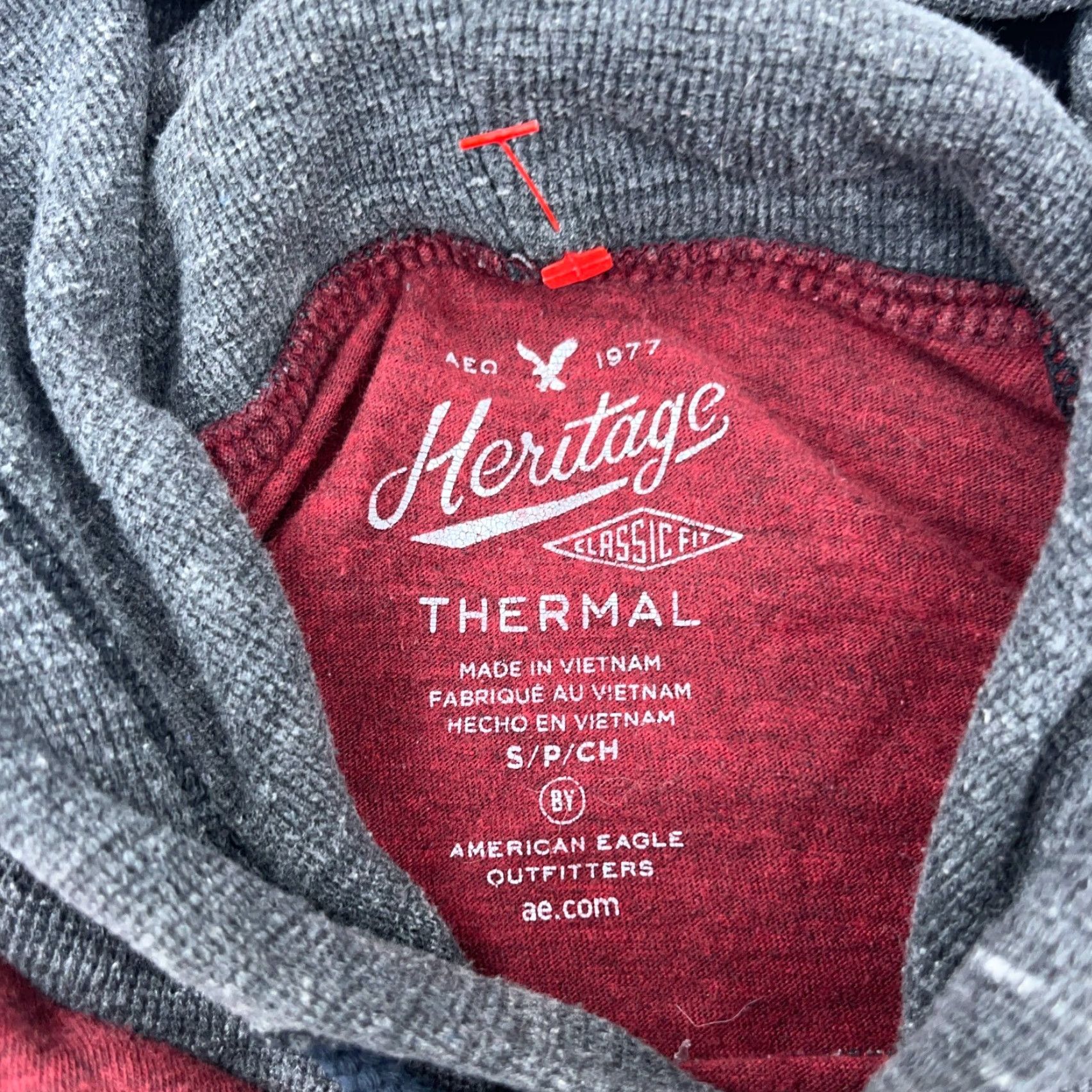American Eagle Outfitters VINTAGE American Eagle Outfitters Shirt Men S Red Logo Knit Hoodie? Size US S / EU 44-46 / 1 - 3 Thumbnail