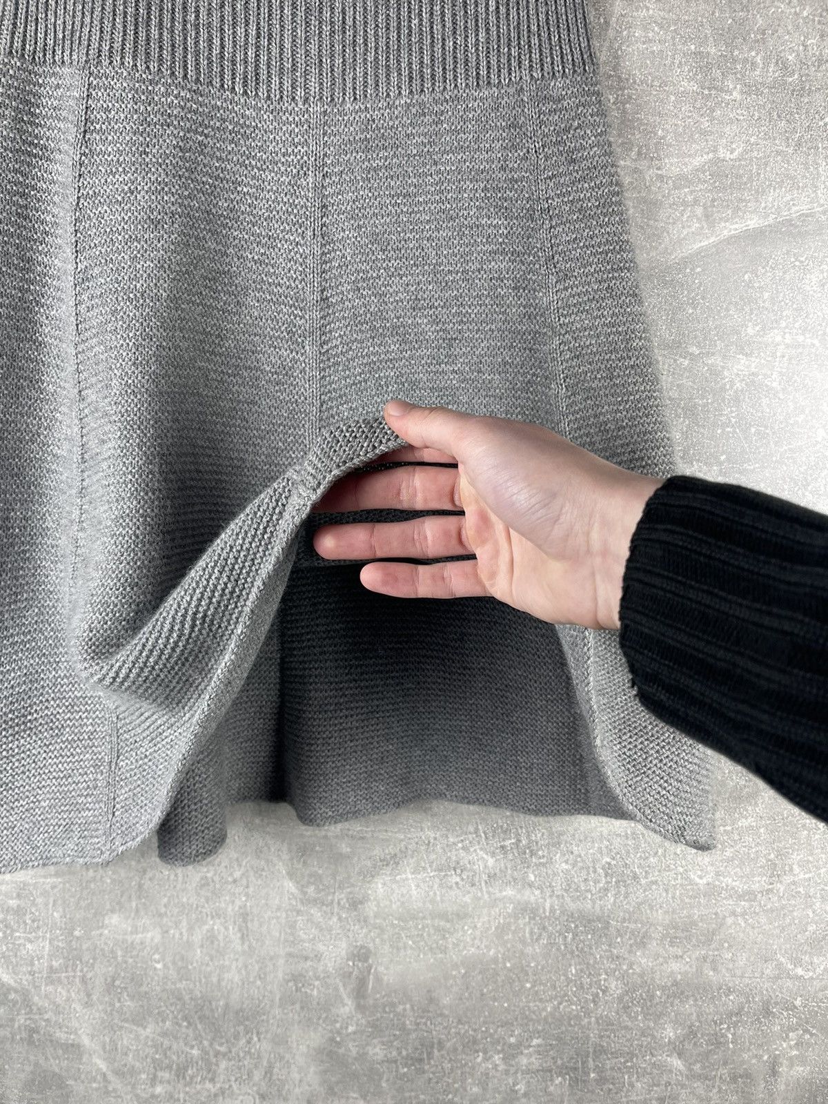 Fabiana Filippi Fabiana Filippi Cashmere Knit Flared Skirt Grey Size 27" / US 4 / IT 40 - 4 Thumbnail