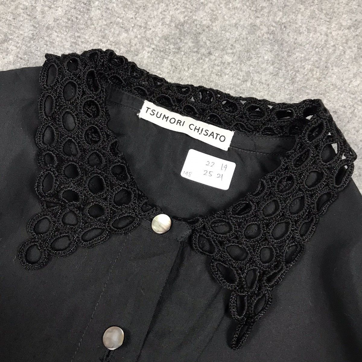 Issey Miyake TSUMORI CHISATO BY ISSEY MIYAKE BUTTON UP BLACK SHIRT Size M / US 6-8 / IT 42-44 - 8 Thumbnail