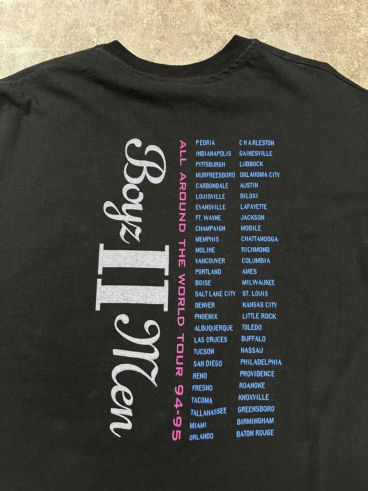 Hanes Vintage 90s Hanes Boyz 2 Men All Around The World Rap Shirt Size US XL / EU 56 / 4 - 6 Thumbnail
