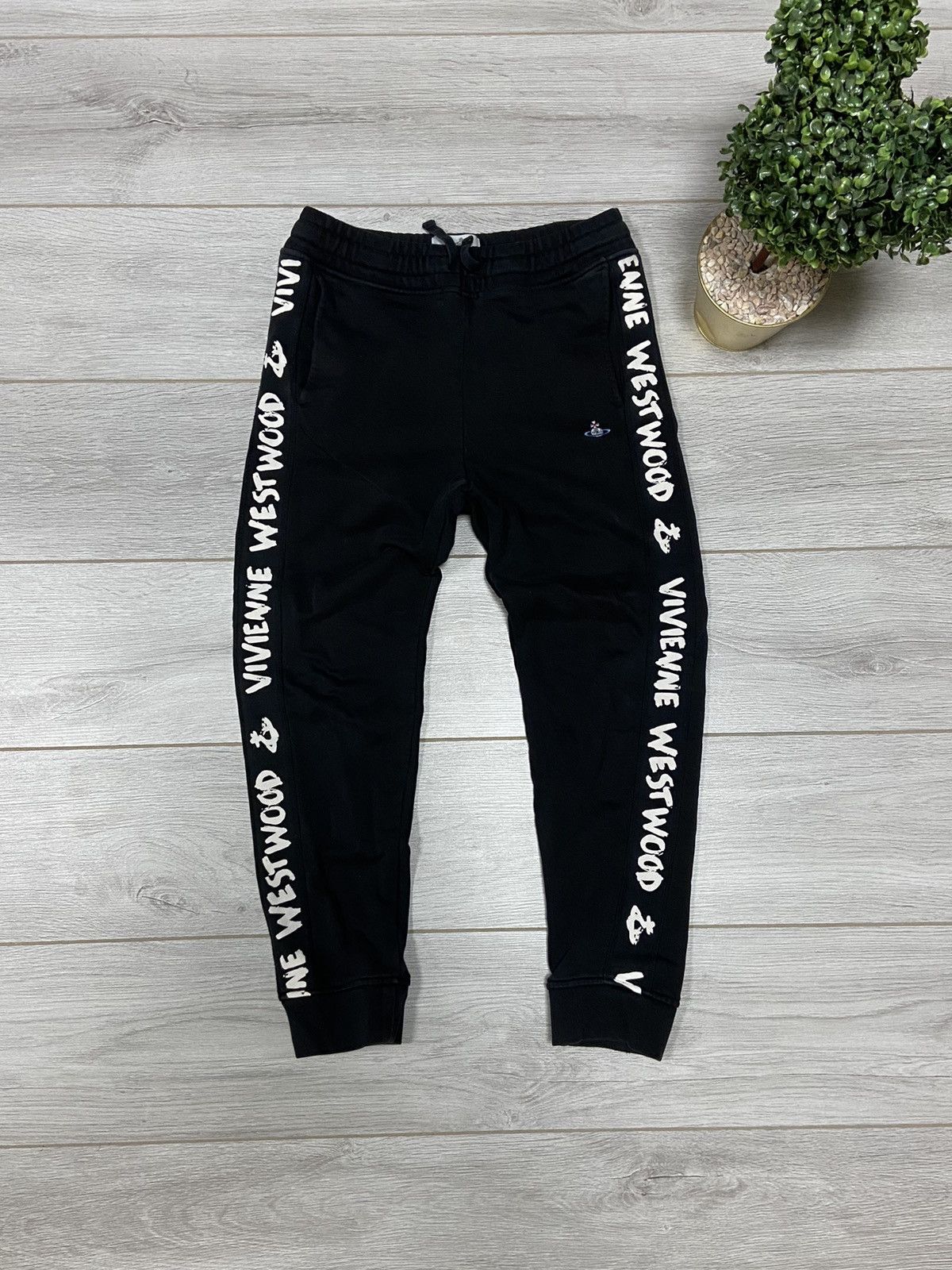 Vivienne Westwood Vivienne Westwood orb monogram sweatpants Size US 30 / EU 46 - 2 Thumbnail