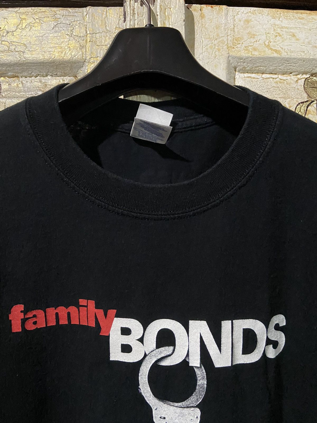 Vintage 2004 Family Bonds Series HBO black t-shirt size xl