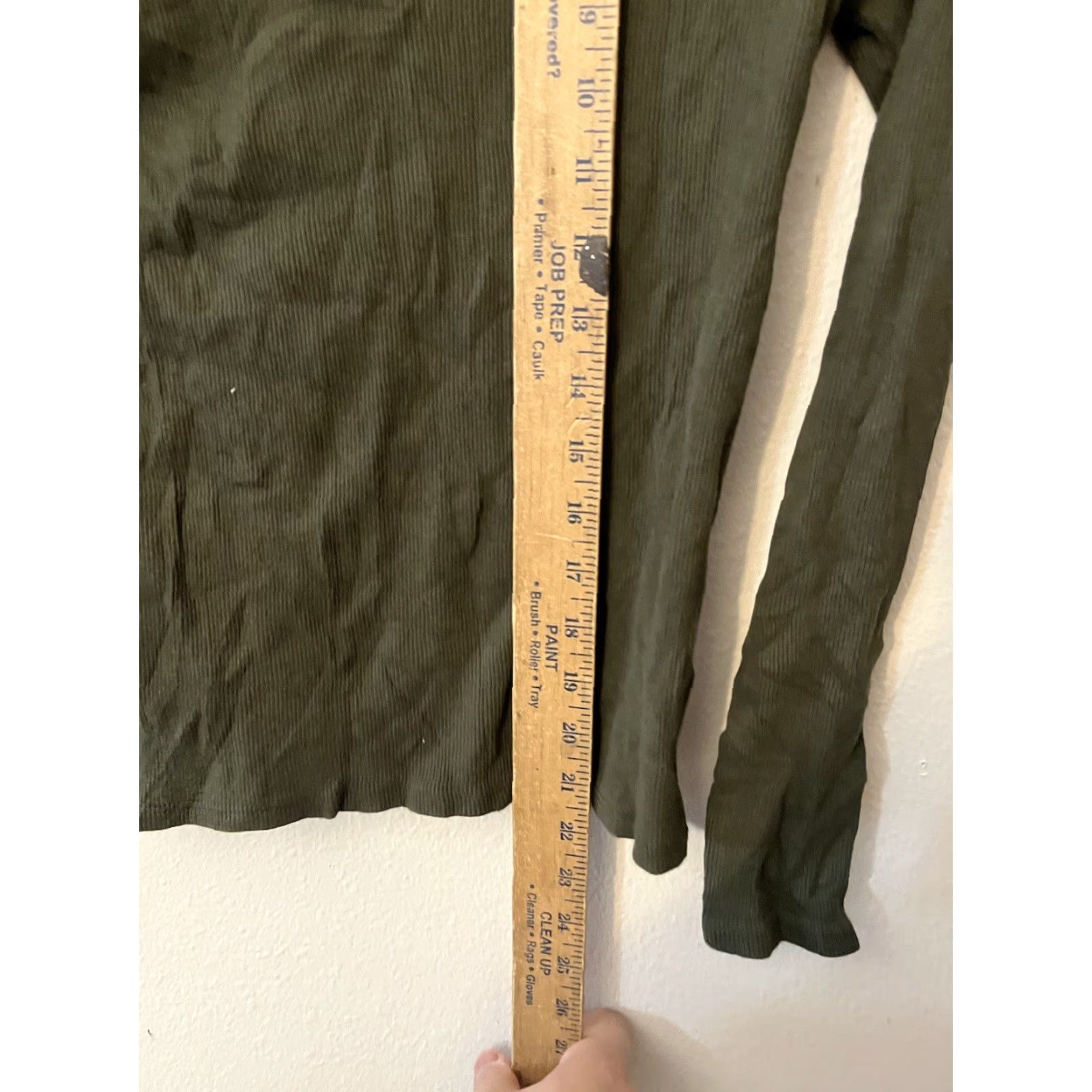 Zara Womens Zara Trafaluc Green Ribbed Mock Neck Ruffled Shoulder Top L Size L / US 10 / IT 46 - 4 Thumbnail