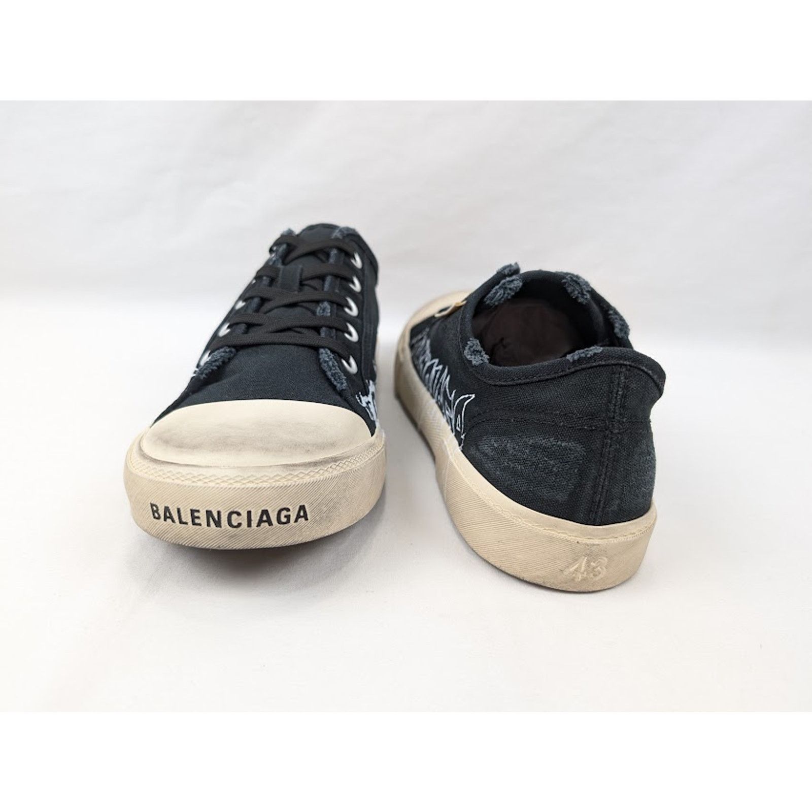 Balenciaga o1rshd1 Q:3 / Paris Low-Top Sneakers in Black/White Size US 11 / EU 44 - 18 Thumbnail