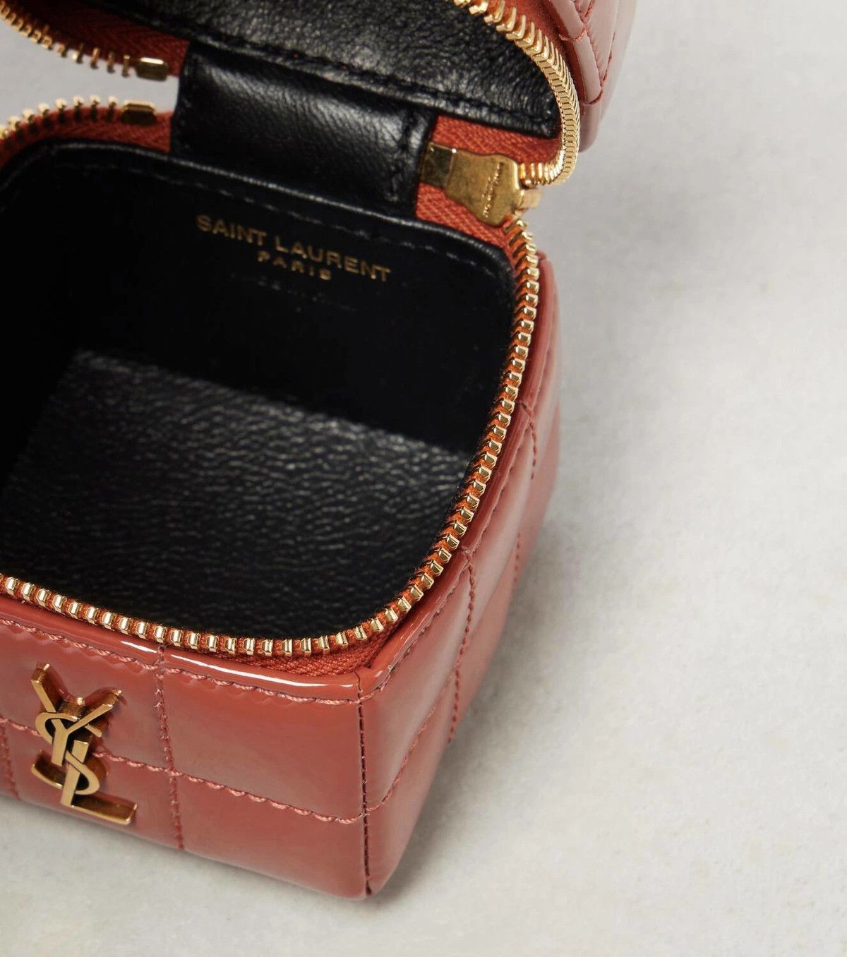 Saint Laurent Paris o1w1db10726 773592 Size: OS / Cassandre Matelassé Mini Cube Size ONE SIZE - 2 Thumbnail