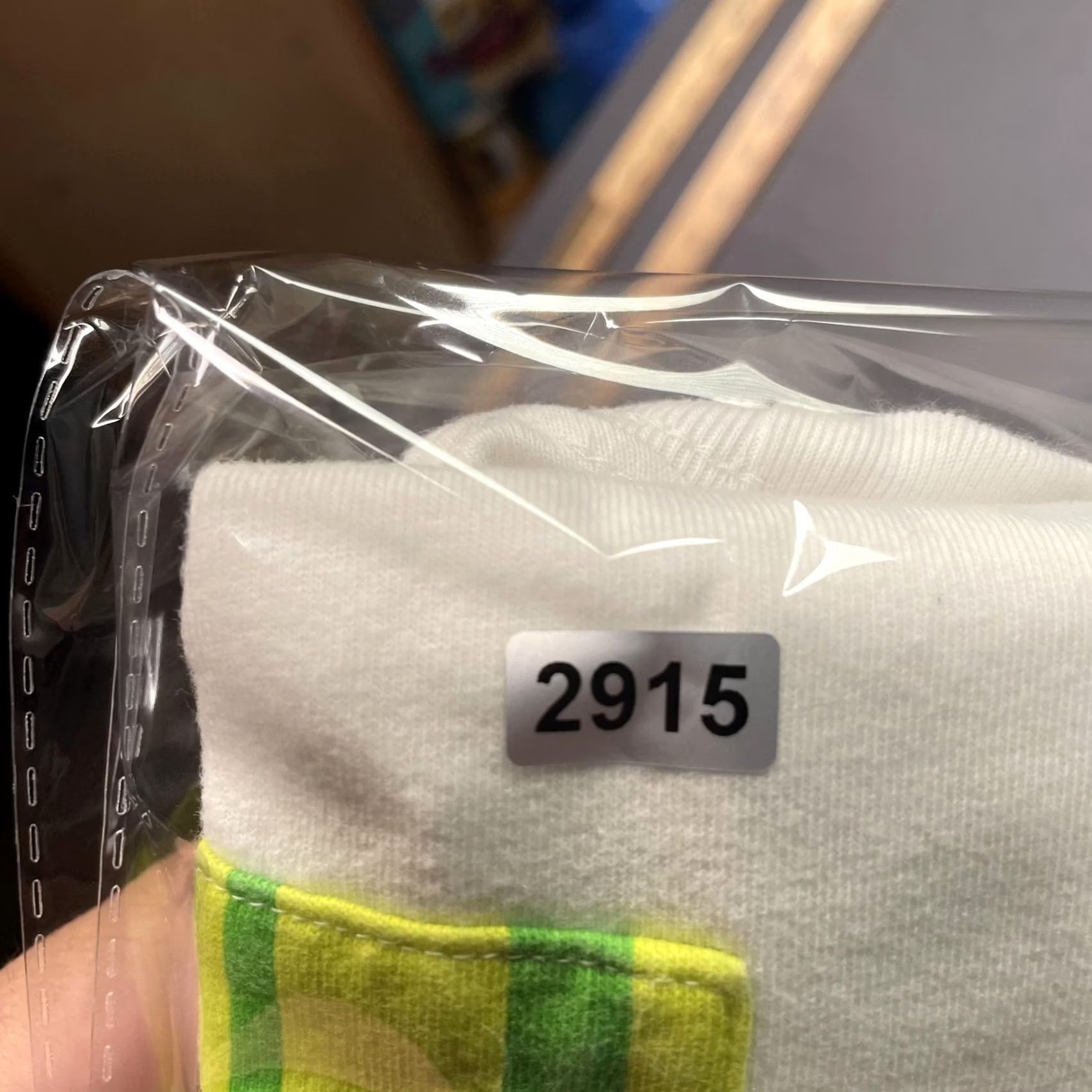 Uniqlo Uniqlo Super Mario Shirt Mens S White Pocket Luigi Graphic Tee Nintendo Size US S / EU 44-46 / 1 - 8 Thumbnail