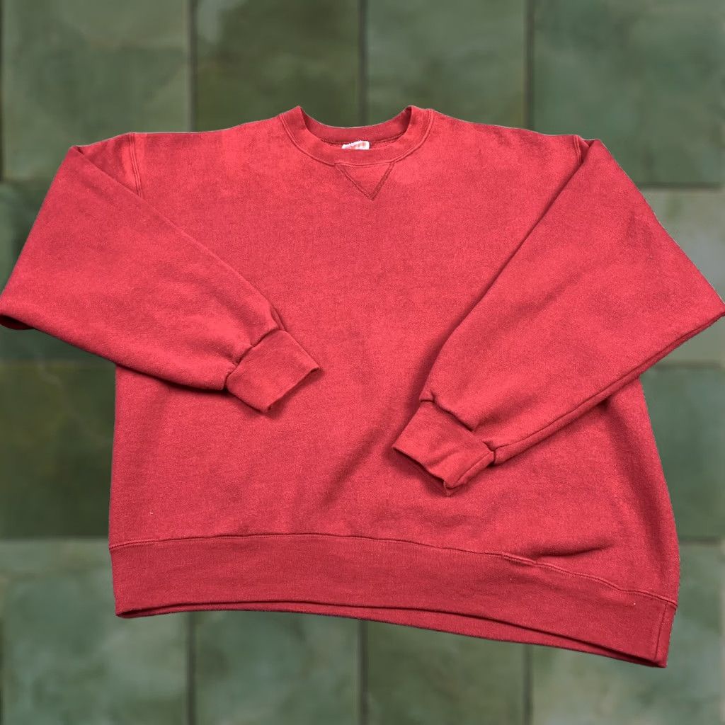 Soffe VINTAGE Soffe Sweatshirt Crewneck Red 90s Adult Large Gusset Cotton Blend Mens Sweatshirt 50/50 Made In USA Regular Size L Size US L / EU 52-54 / 3 - 1 Thumbnail