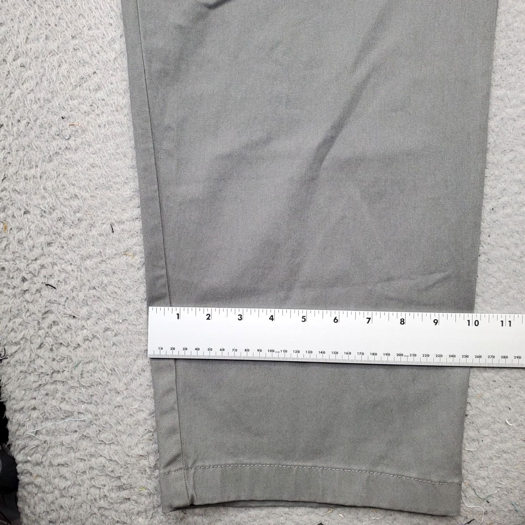 Izod IZOD Pants Mens 50x32 Gray Performance Stretch Non-Iron Flat Front Straight Leg Mens Size 50 Gray Regular Stretch Chino Size US 34 / EU 50 - 5 Thumbnail