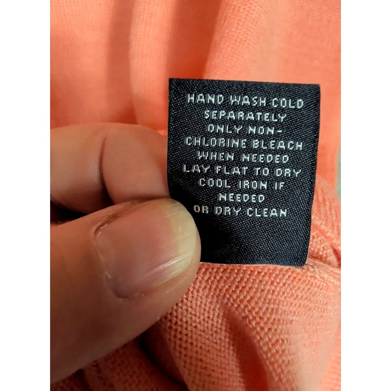 Hart Schaffner Marx Hart Schaffner Marx Sweater Mens L V Neck coral Extra Fine Merino Wool Pullover Size US L / EU 52-54 / 3 - 5 Thumbnail
