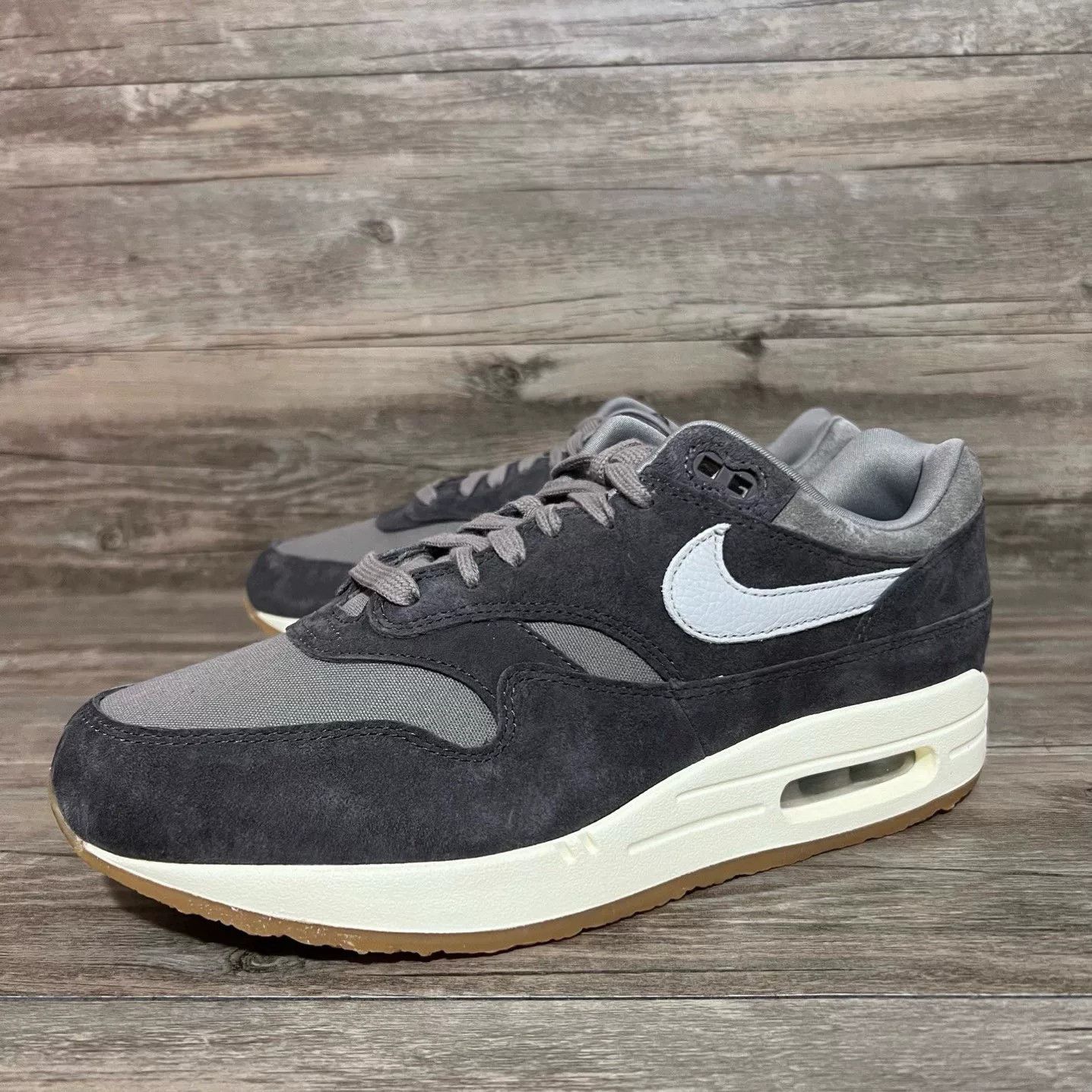 Nike Nike MAX 1 Gray Lowtop Sneakers 43 Men Size US 10 / EU 43 - 1 Thumbnail