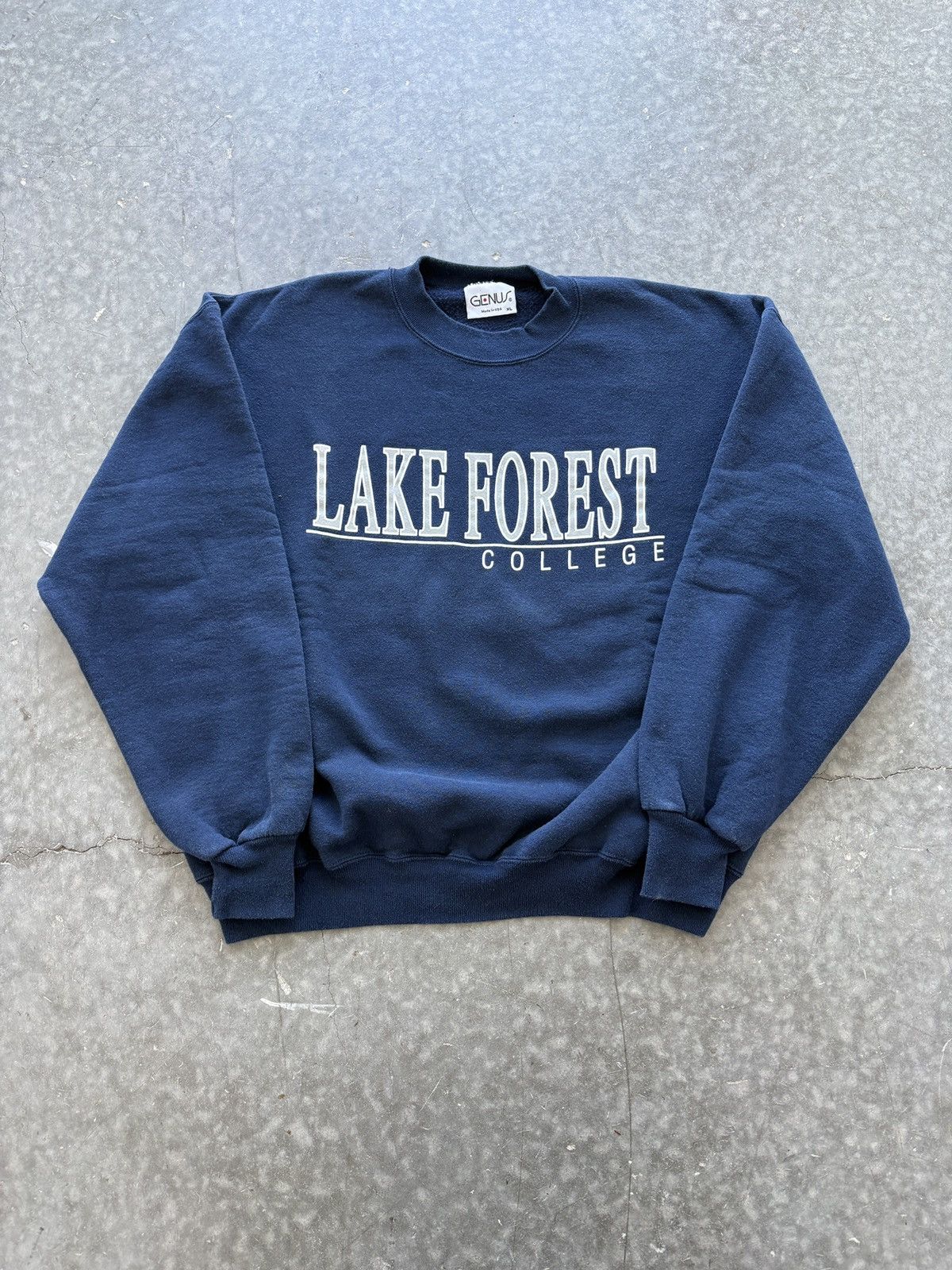 Vintage Vintage 90s Lake Forest College Sweatshirt Boxy Fit Size US XL / EU 56 / 4 - 1 Thumbnail