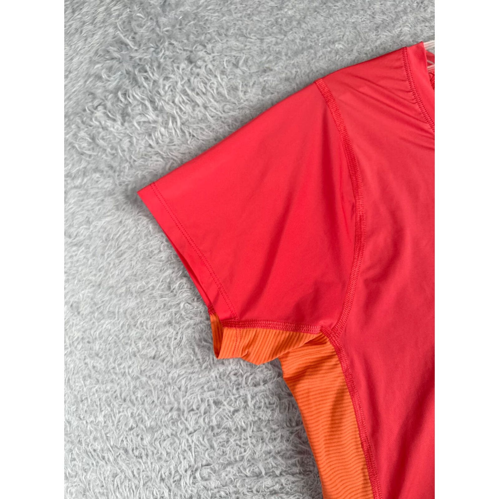 The North Face The North Face Shirt Women M Pink Crew Neck Poly Flight Series Vaporwick T-Shirt Casual Women Medium Pink All Seasons Breathable Size M / US 6-8 / IT 42-44 - 3 Thumbnail