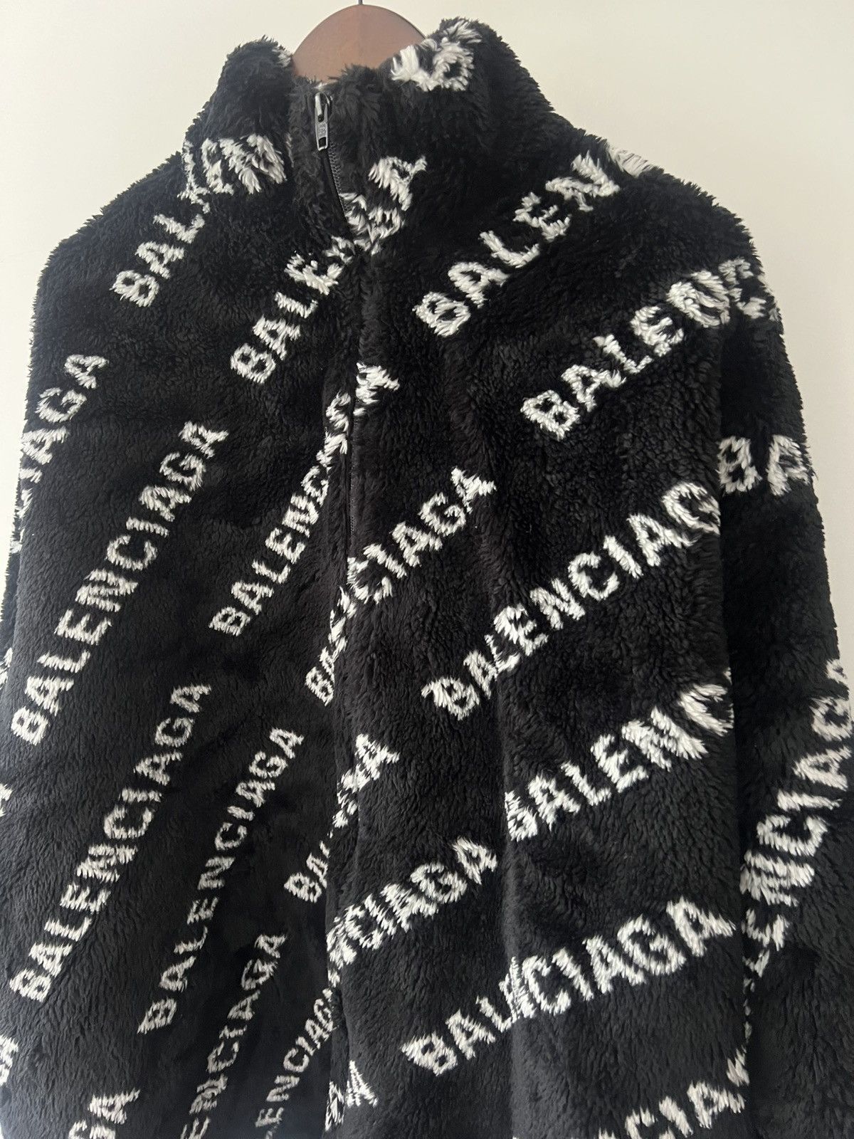 Balenciaga 🔥$4.2K VALUE🔥Balenciaga Oversized Logo Faux Fur Coat Size US M / EU 48-50 / 2 - 7 Thumbnail