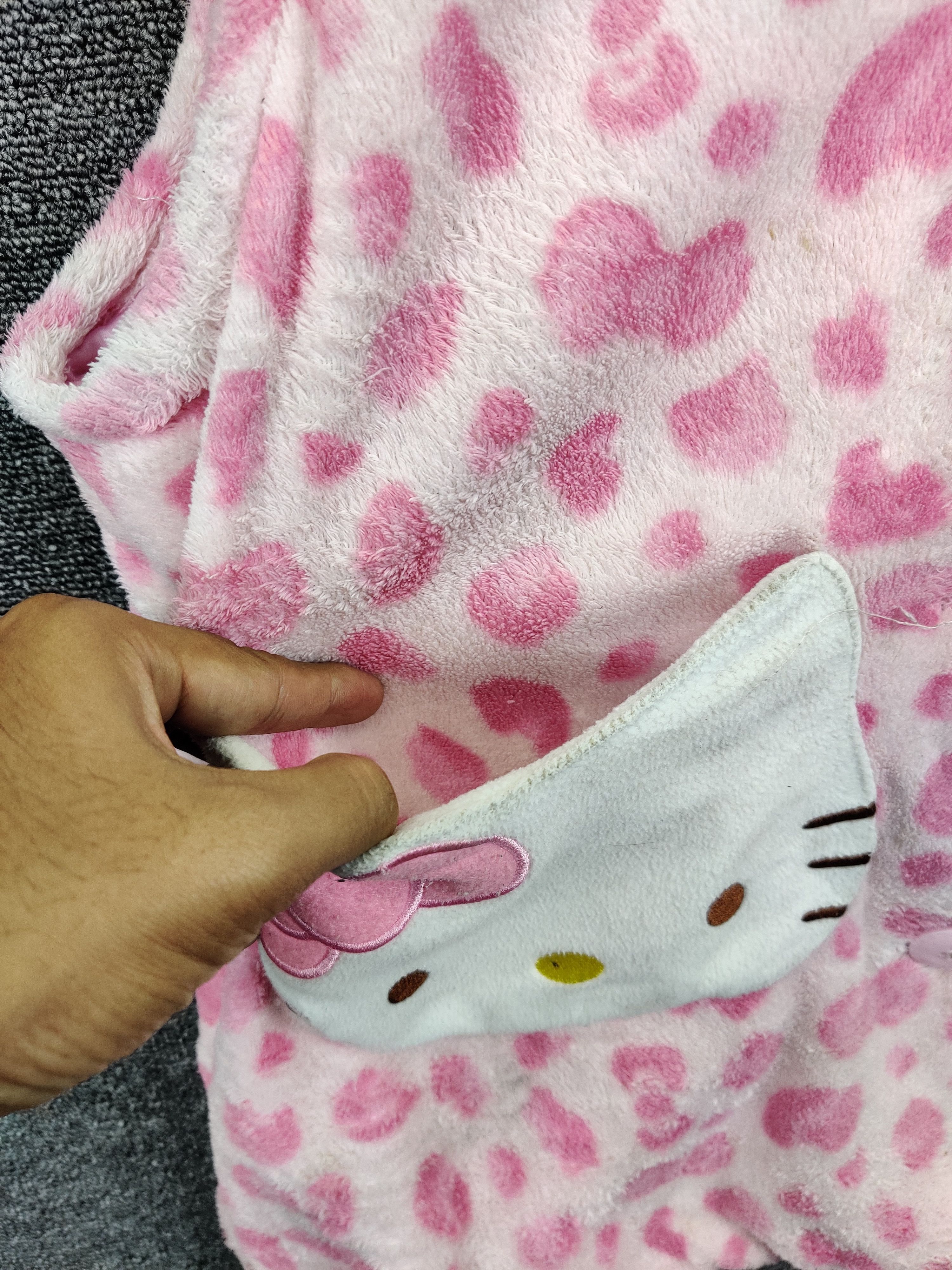 Anime Combo Hello Kitty Vest And Jogger Pants Size US M / EU 48-50 / 2 - 8 Thumbnail