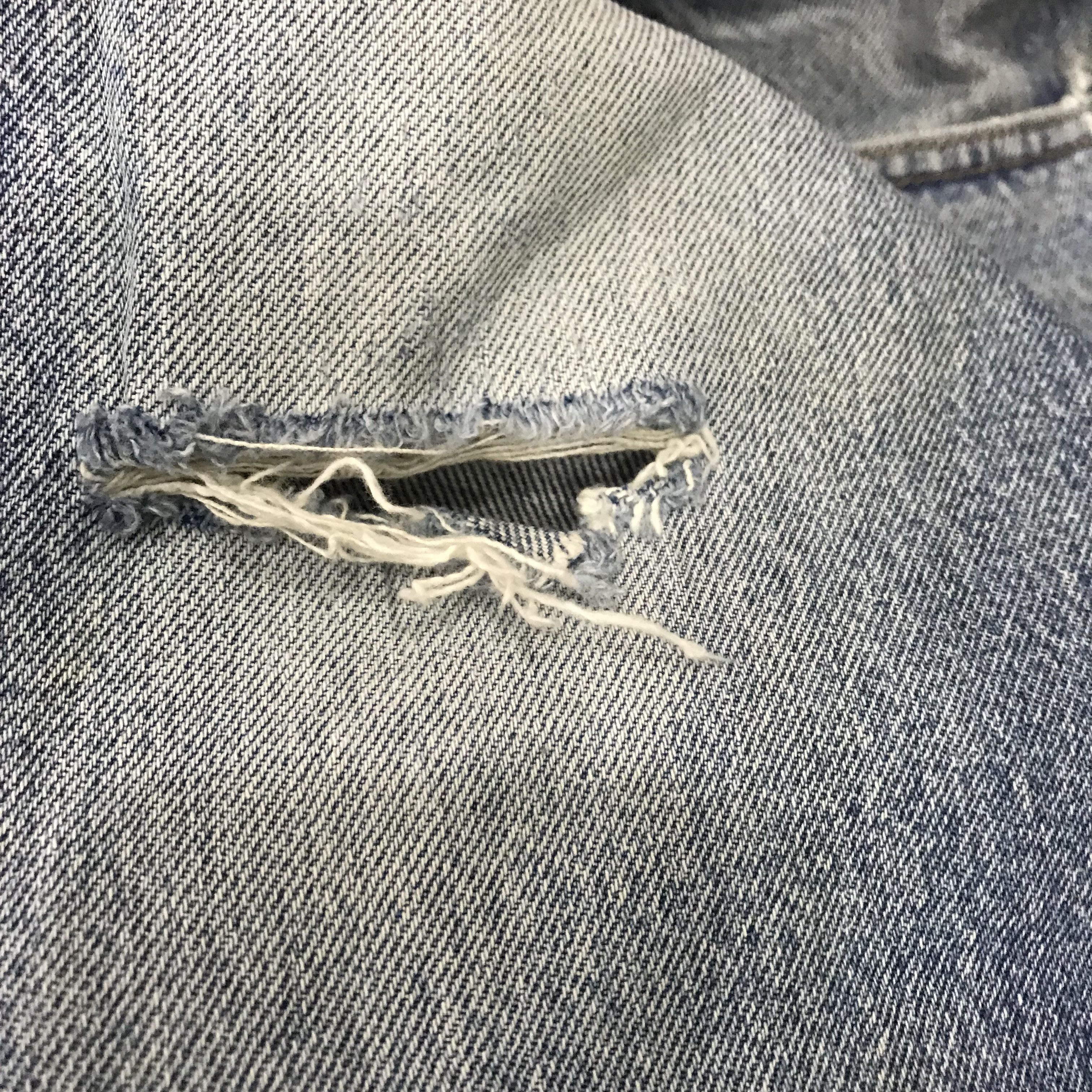 Levi's Vintage Levi’s 569 Loose Straight Light Wash Distressed Size US 34 / EU 50 - 17 Thumbnail