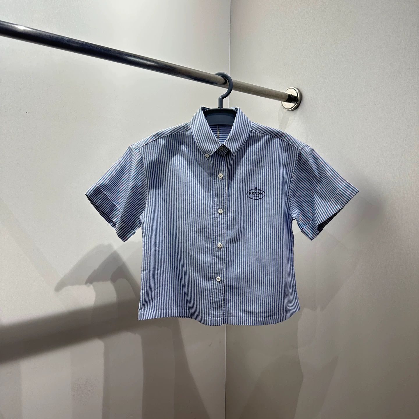 Prada Prada striped logo short-sleeve collared shirt feb443 36 Size XS / US 0-2 / IT 36-38 - 1 Thumbnail