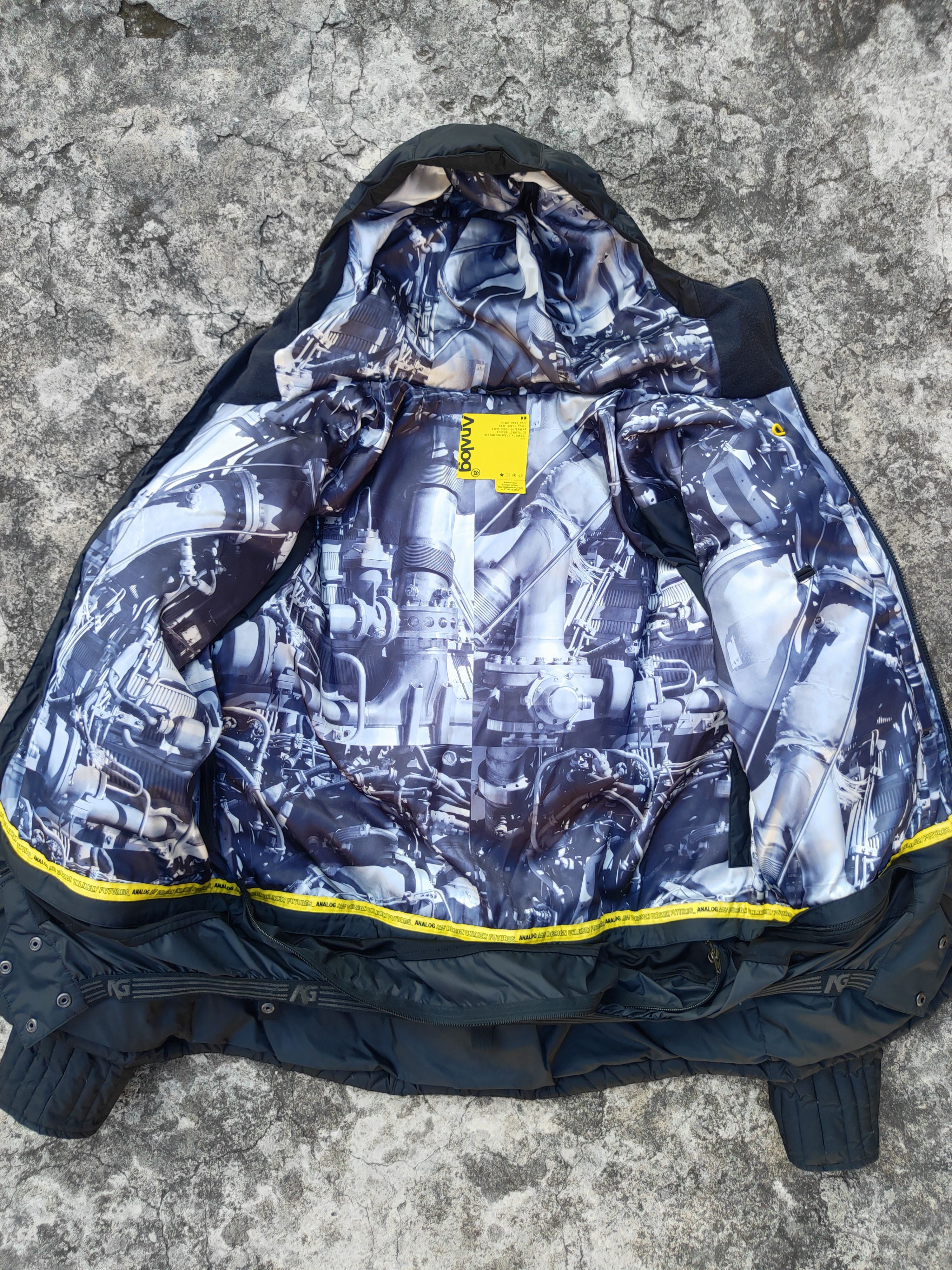 Burton Burton Analog Puffer Size US S / EU 44-46 / 1 - 4 Thumbnail