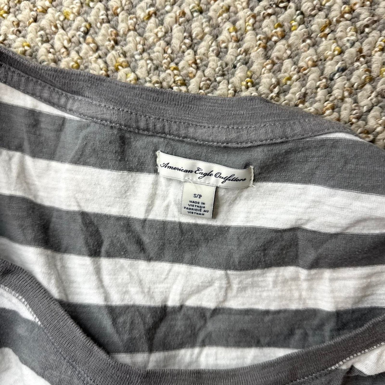 American Eagle Outfitters Cute gray striped vintage y2k american eagle top Size S / US 4 / IT 40 - 6 Thumbnail