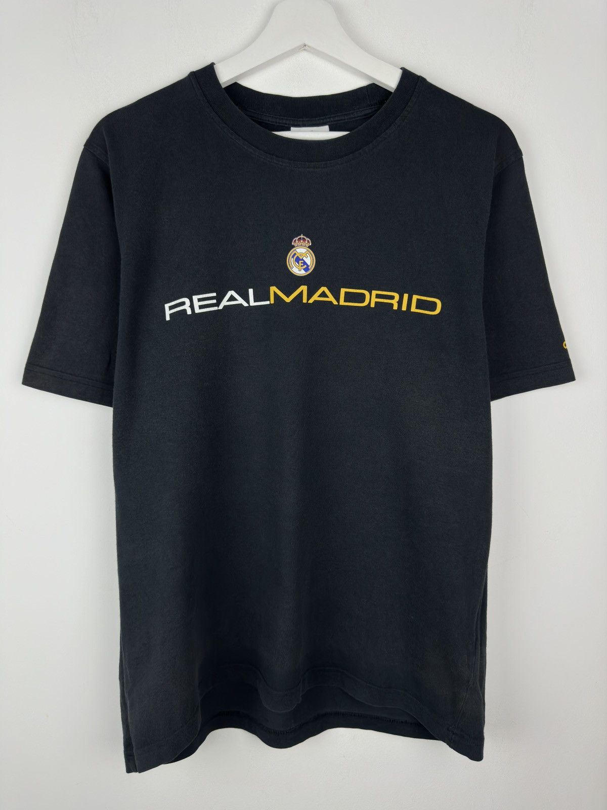 Adidas Vintage Real Madrid Big Logo T Shirt Tee Size US M / EU 48-50 / 2 - 1 Thumbnail