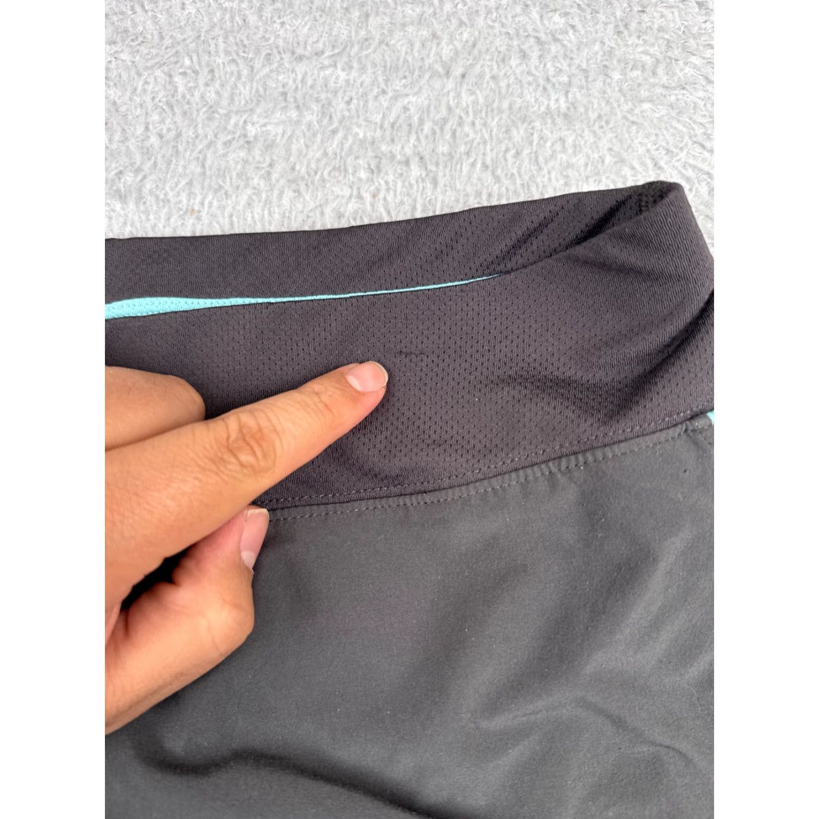 The North Face VINTAGE: The North Face Shorts Women Small Gray Teal Lined Polyester Blend Run Running Size 28" / US 6 / IT 42 - 7 Thumbnail