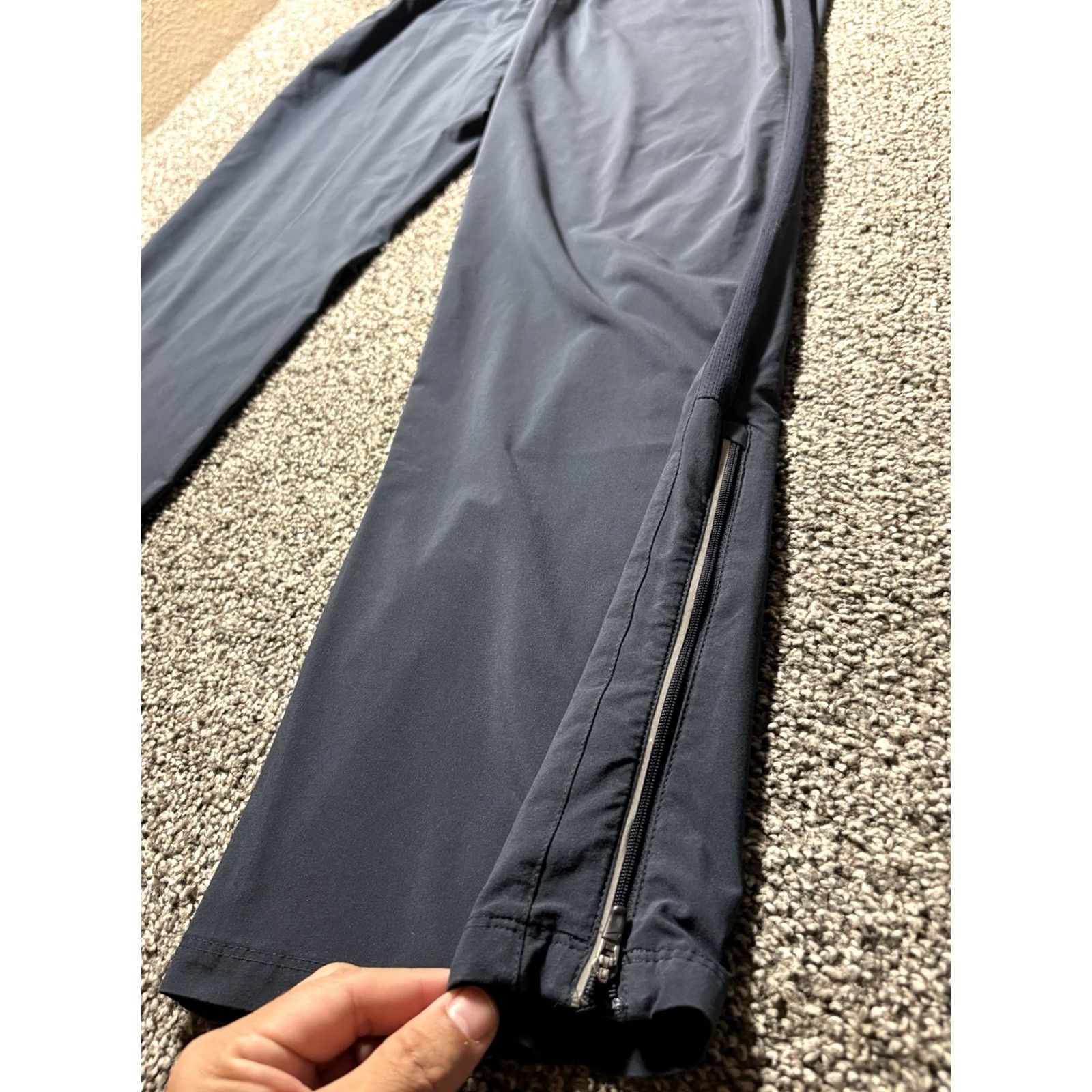 Nike Nike Sweatpants Mens XL Gray Zipper Pockets Elastic Waist 640111 Outdoor Size US 36 / EU 52 - 4 Thumbnail
