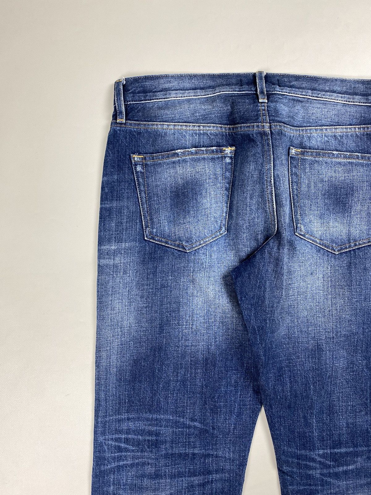 Uniqlo Uniqlo Japanese Selvedge denim men’s boyfriend tapered jeans Size US 27 - 23 Thumbnail