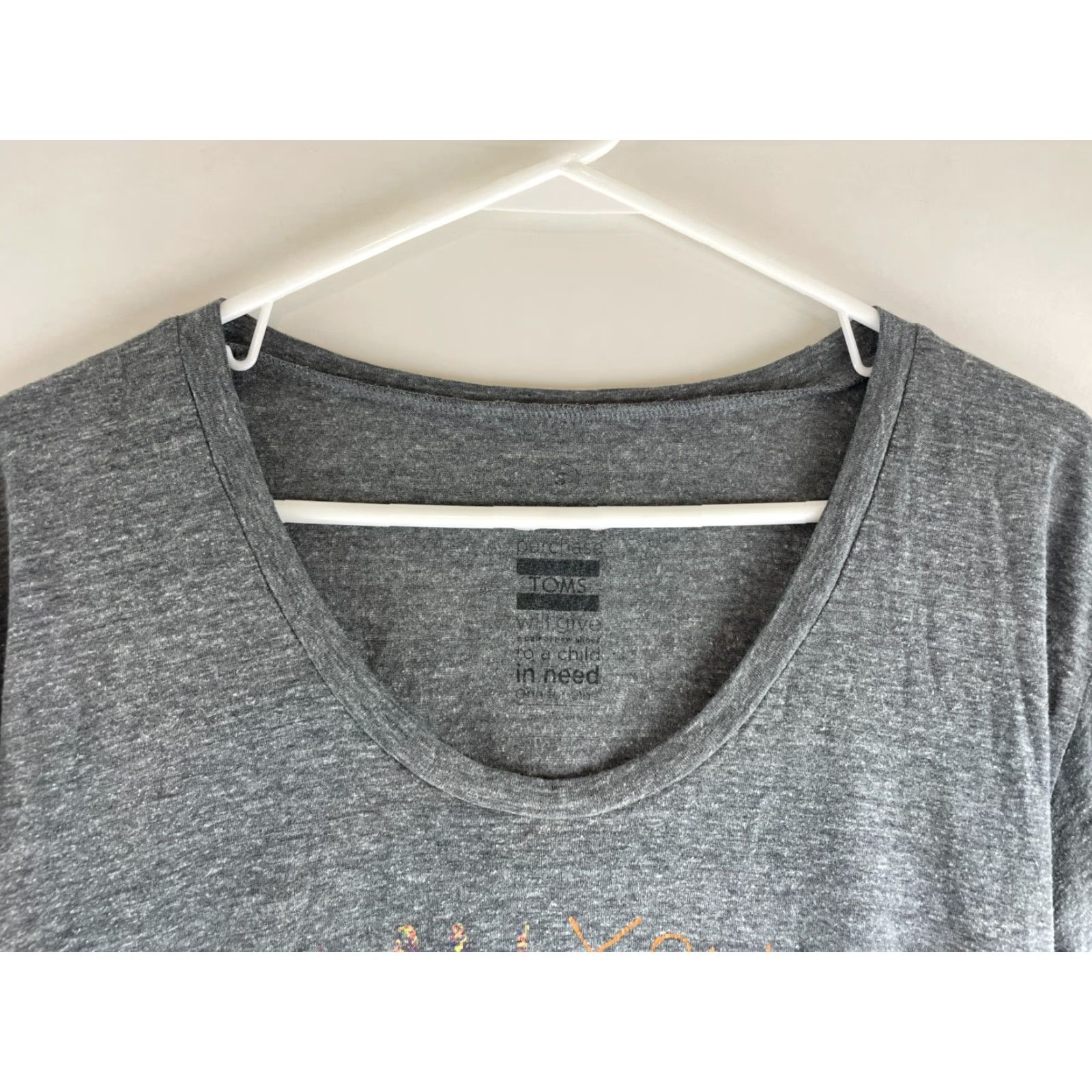 Toms TOMS T-Shirt Women’s S Gray Heather Scoop Neck Short Sleeve Plan Your Escape Shirt Womens Small Gray Heather, Regular Fit, Breathable, Basic Style Size S / US 4 / IT 40 - 3 Thumbnail