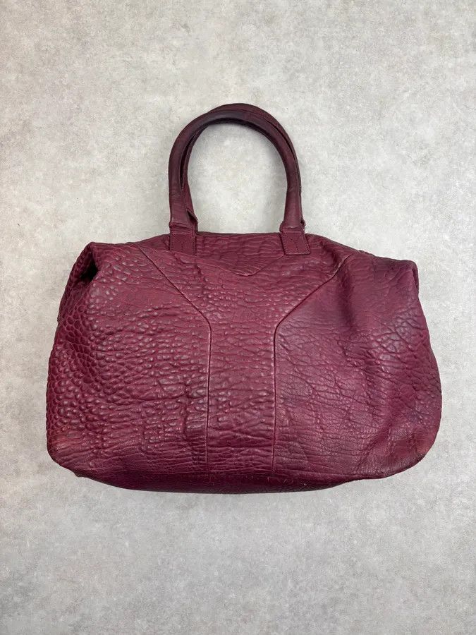 Yves Saint Laurent Yves Saint Laurent Bordeaux Leather Quilted Handle Bag Size ONE SIZE - 20 Thumbnail